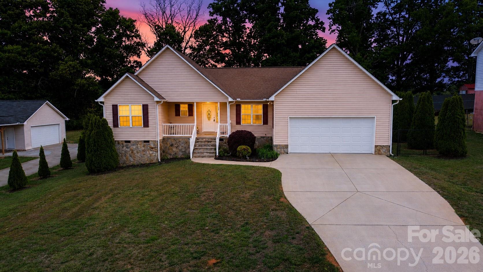 227 Periwinkle Street Property Photo 1