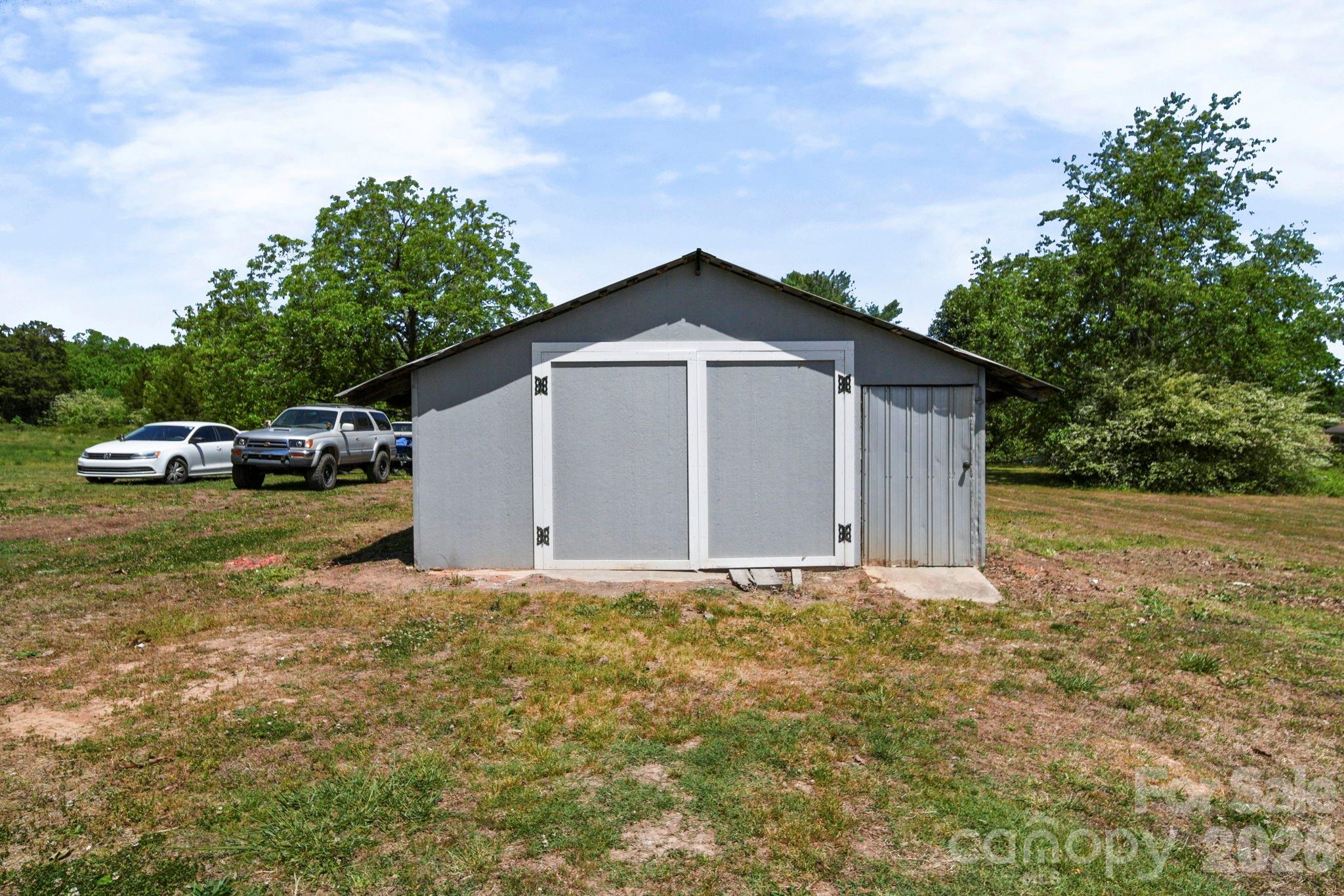 2335 E Main Street Property Photo 28