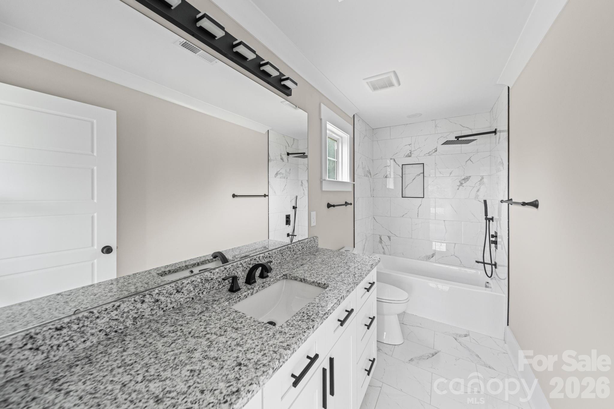 908 Dewey Street Property Photo 16