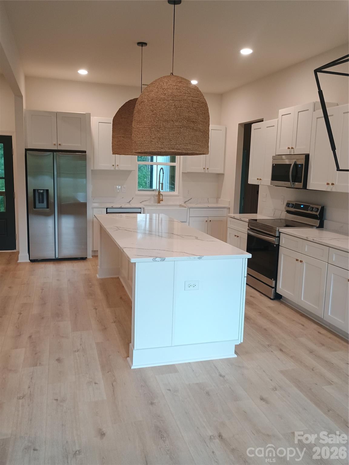 139 Blue Sky Circle Property Photo 3