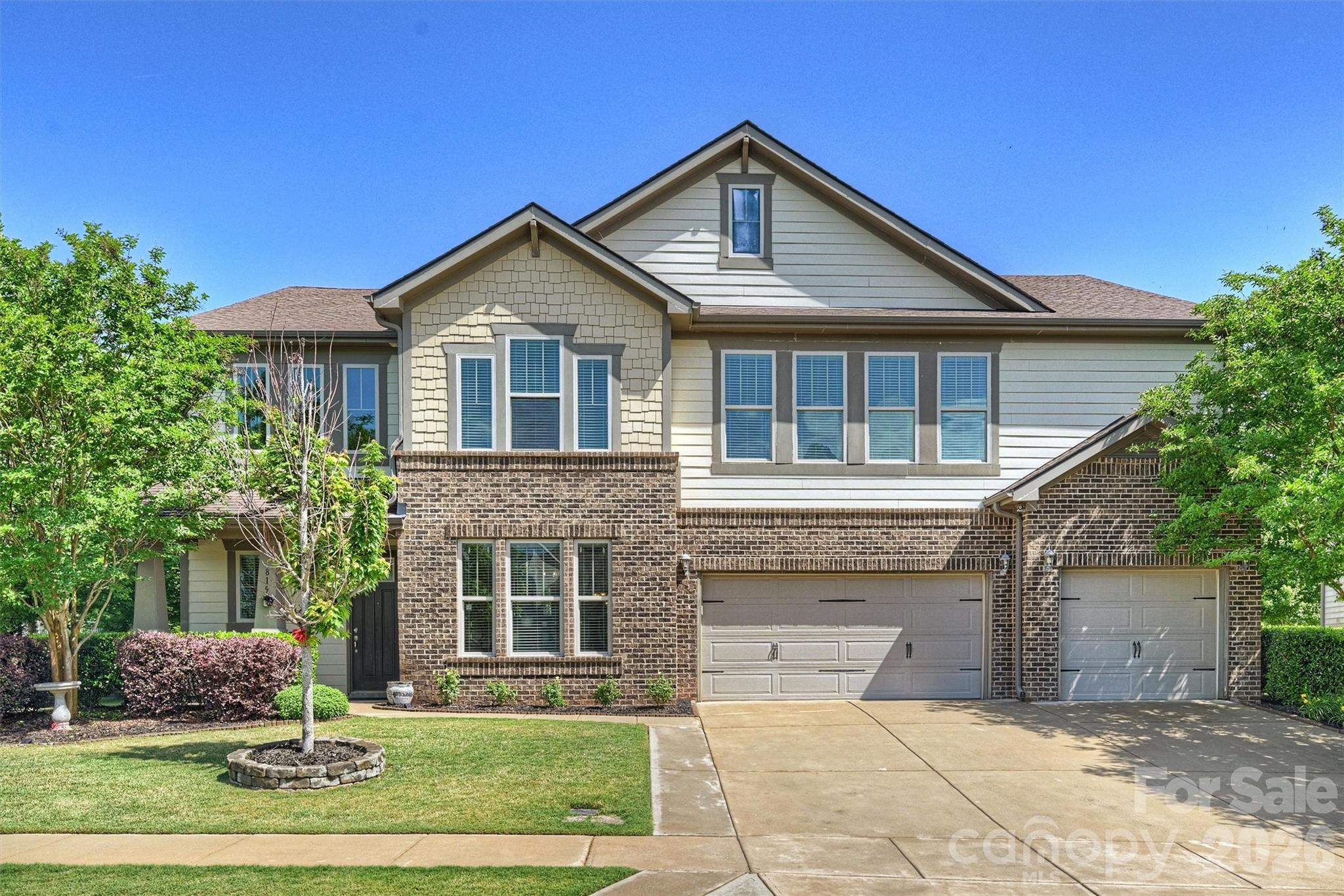 819 Tyne Drive Property Photo 1