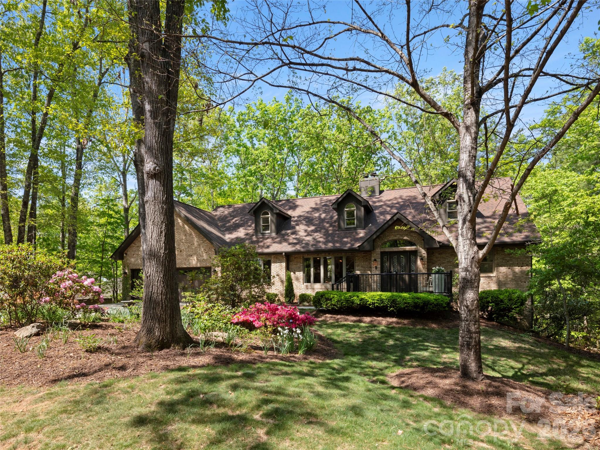 152 Eastmoor Drive Property Photo 1