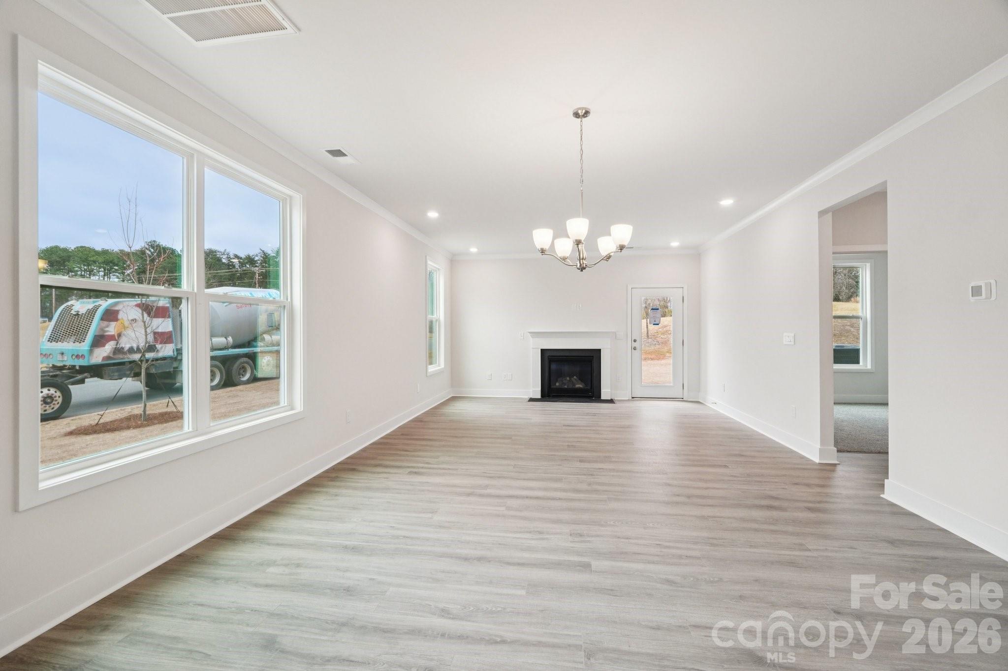 7589 Bainbridge Road Property Photo 4
