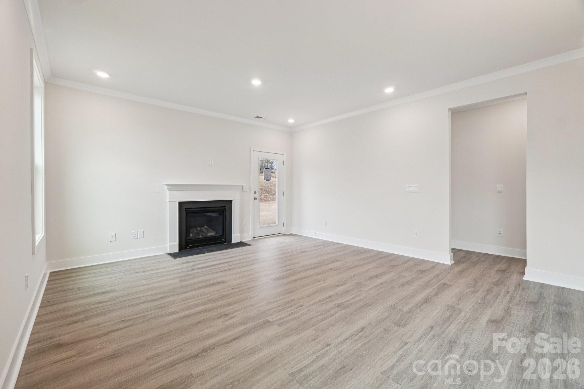 7589 Bainbridge Road Property Photo 6