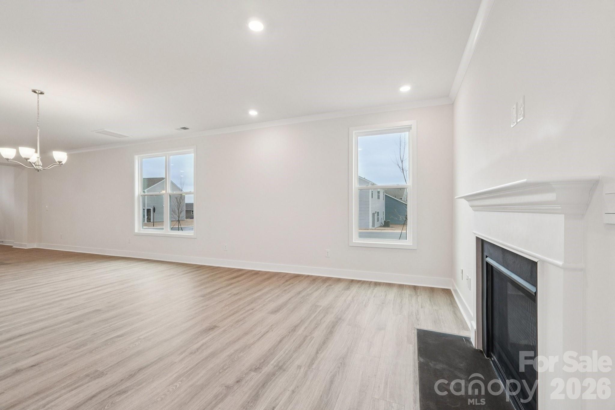 7589 Bainbridge Road Property Photo 7