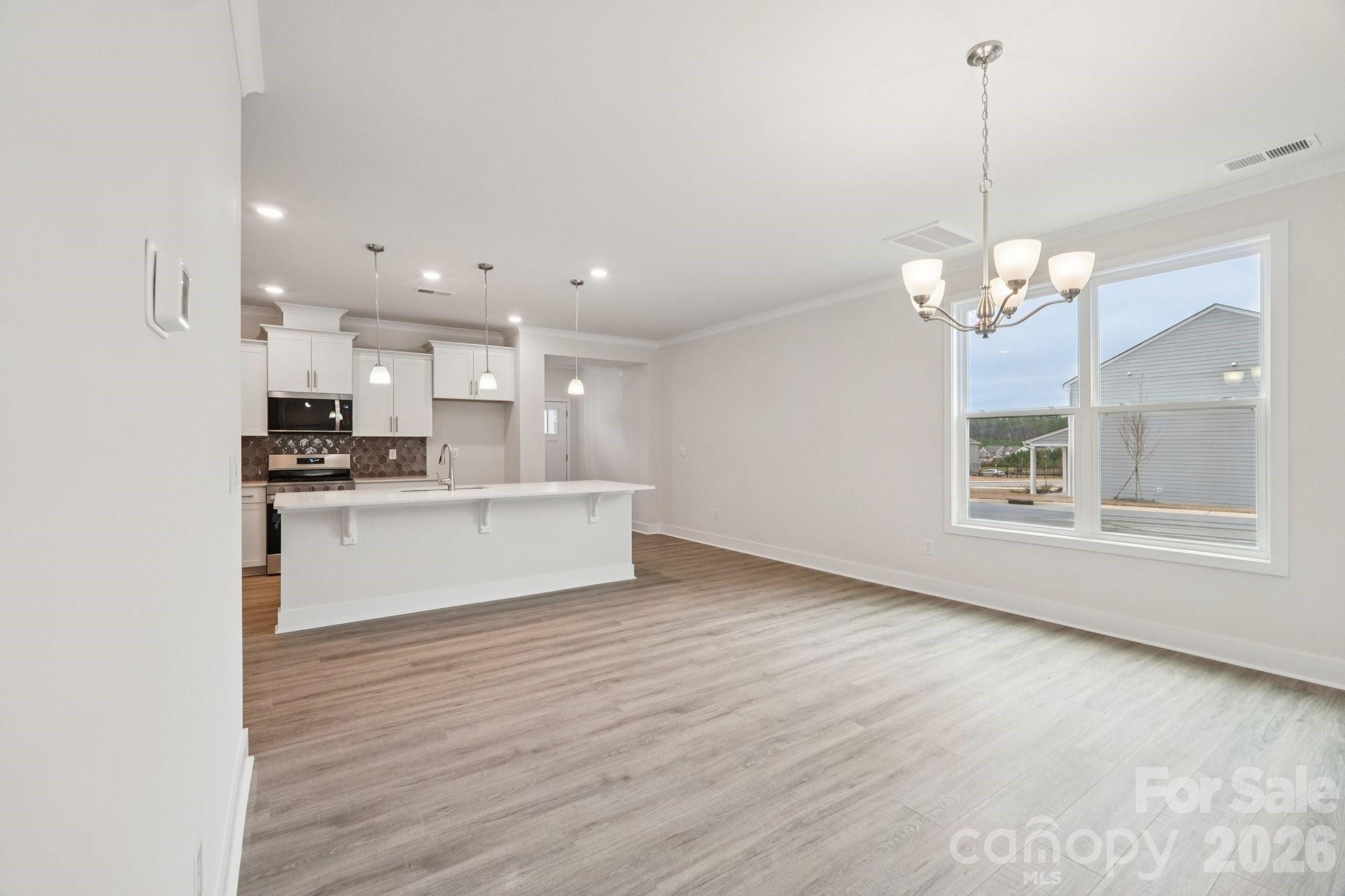 7589 Bainbridge Road Property Photo 9