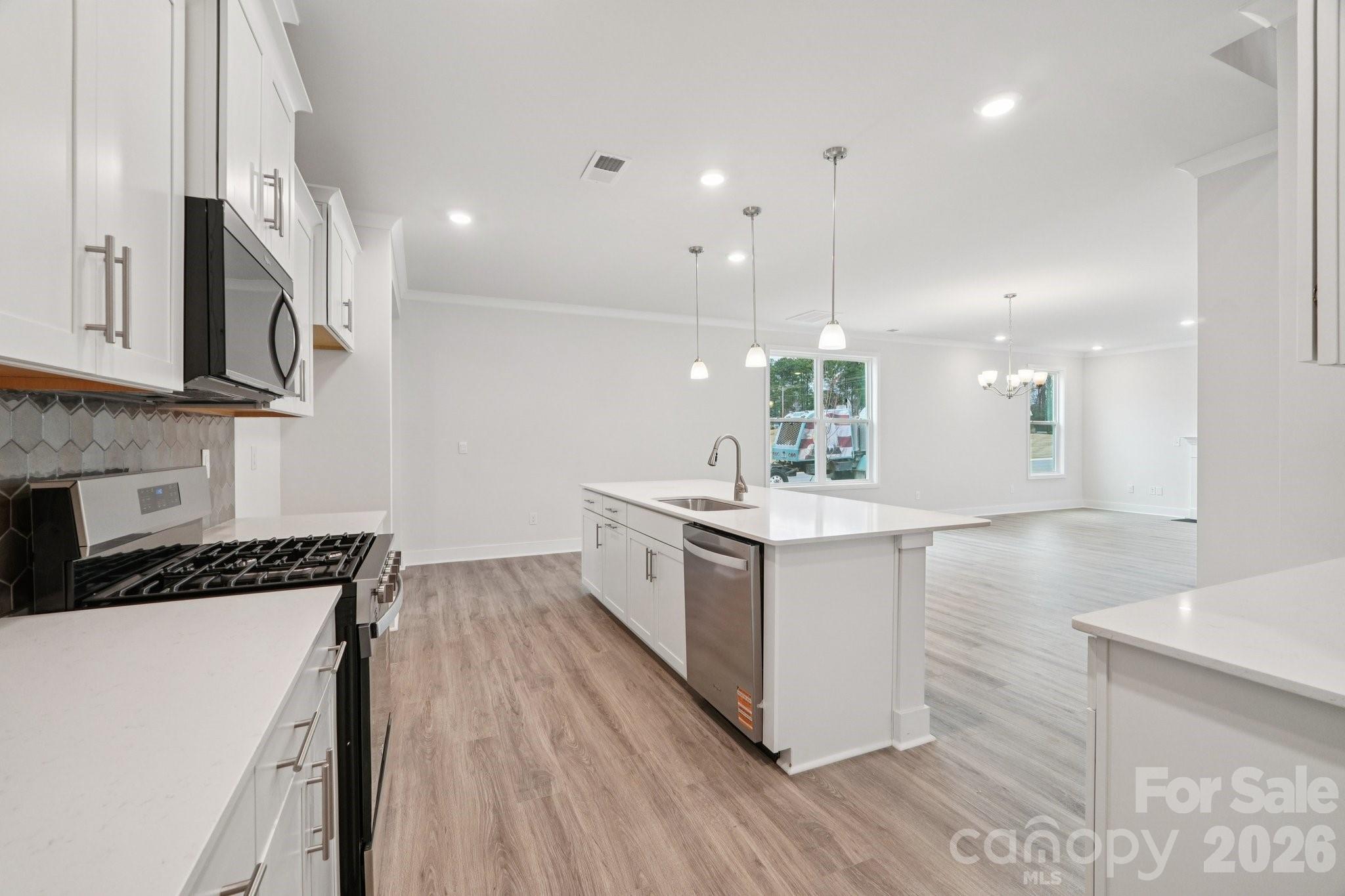 7589 Bainbridge Road Property Photo 14
