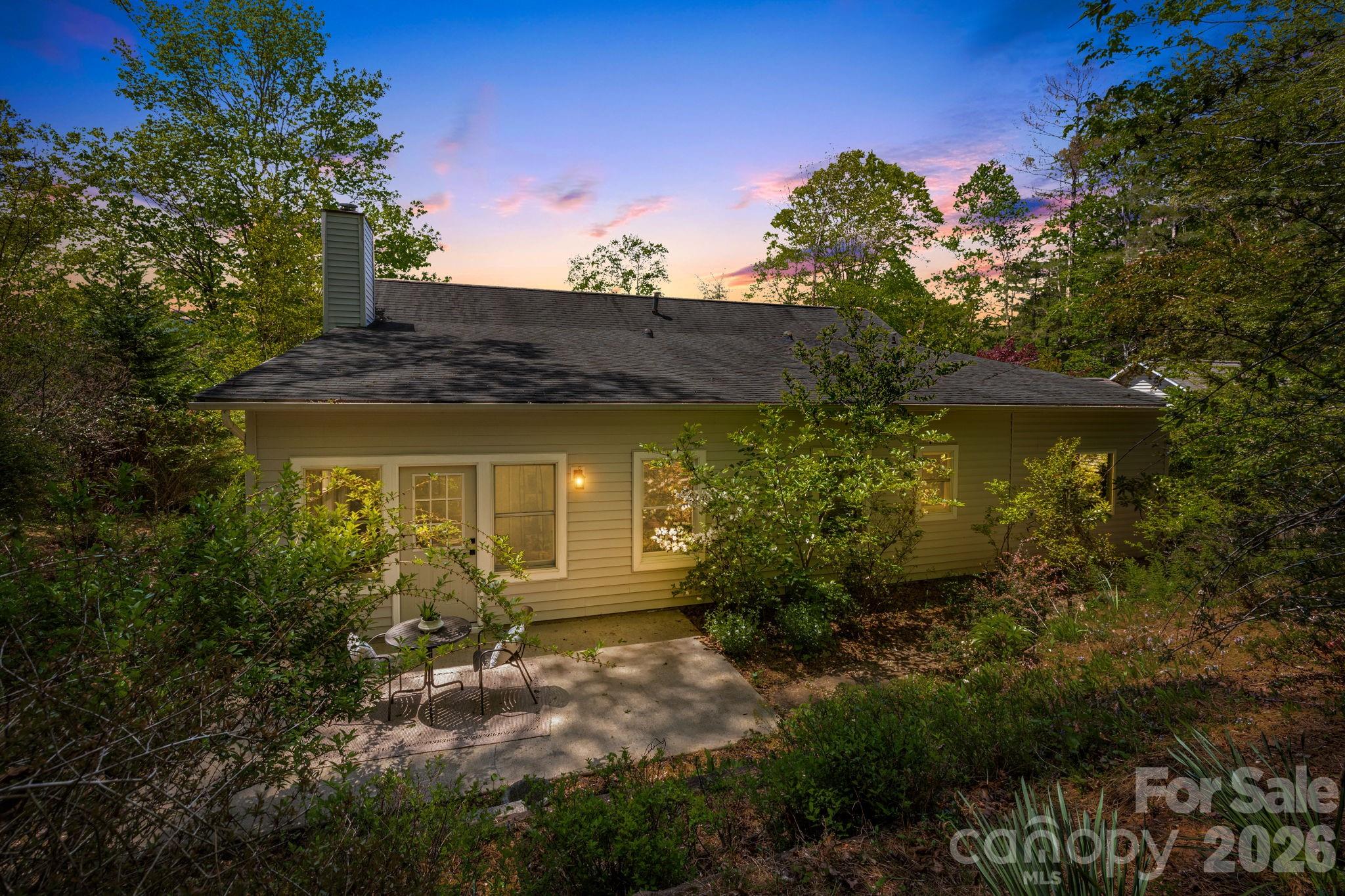 132 Fox Cross Drive Property Photo 6