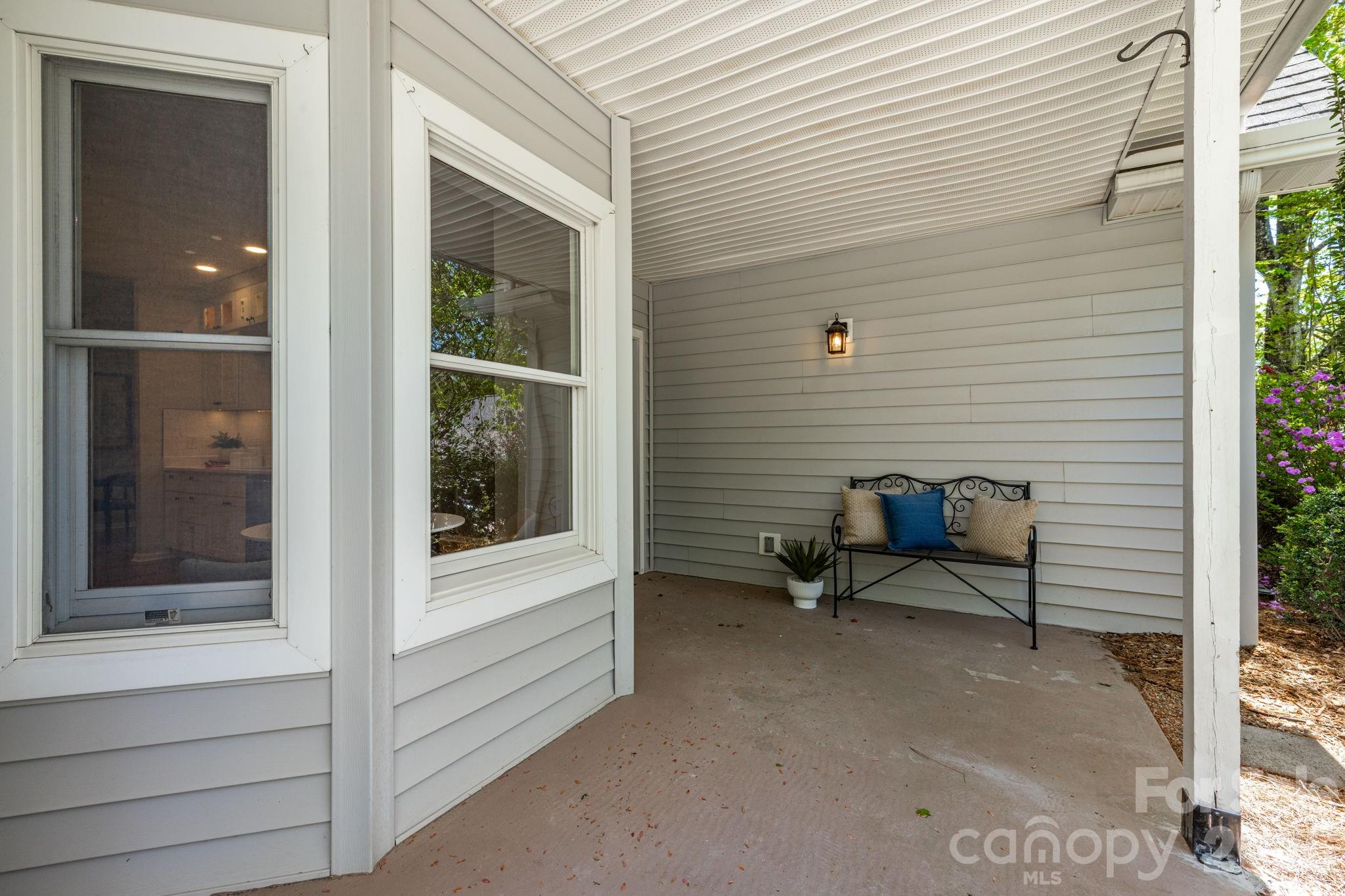 132 Fox Cross Drive Property Photo 8