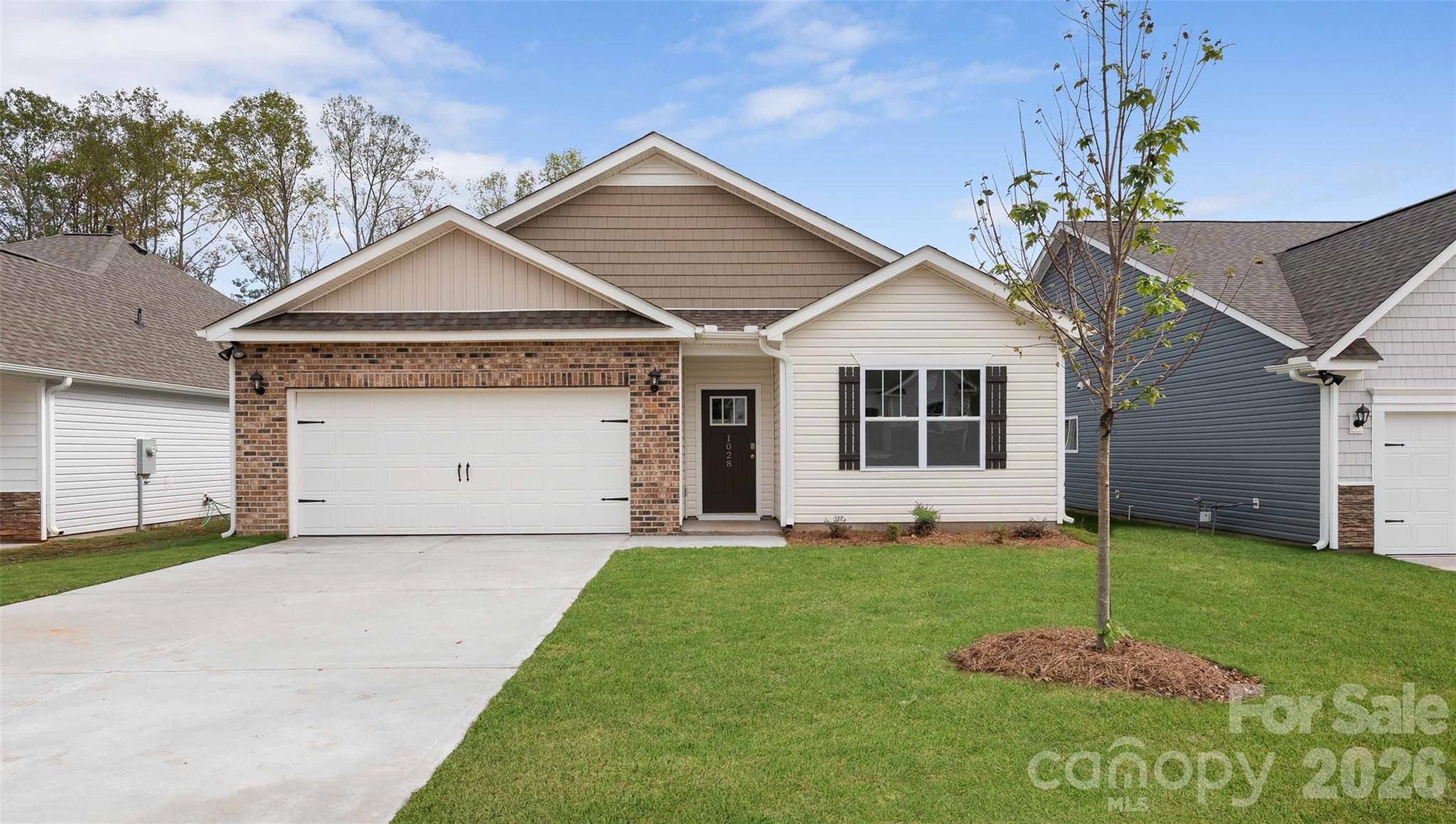 628 Country Oak Drive Property Photo 1