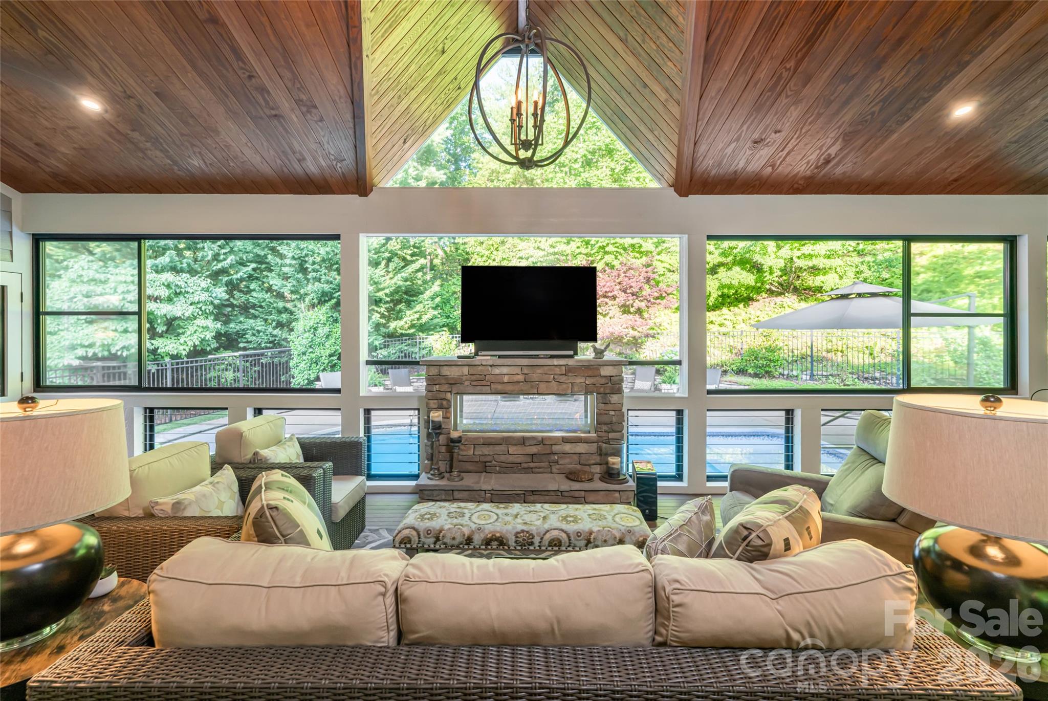 300 White Pine Drive Property Photo 3