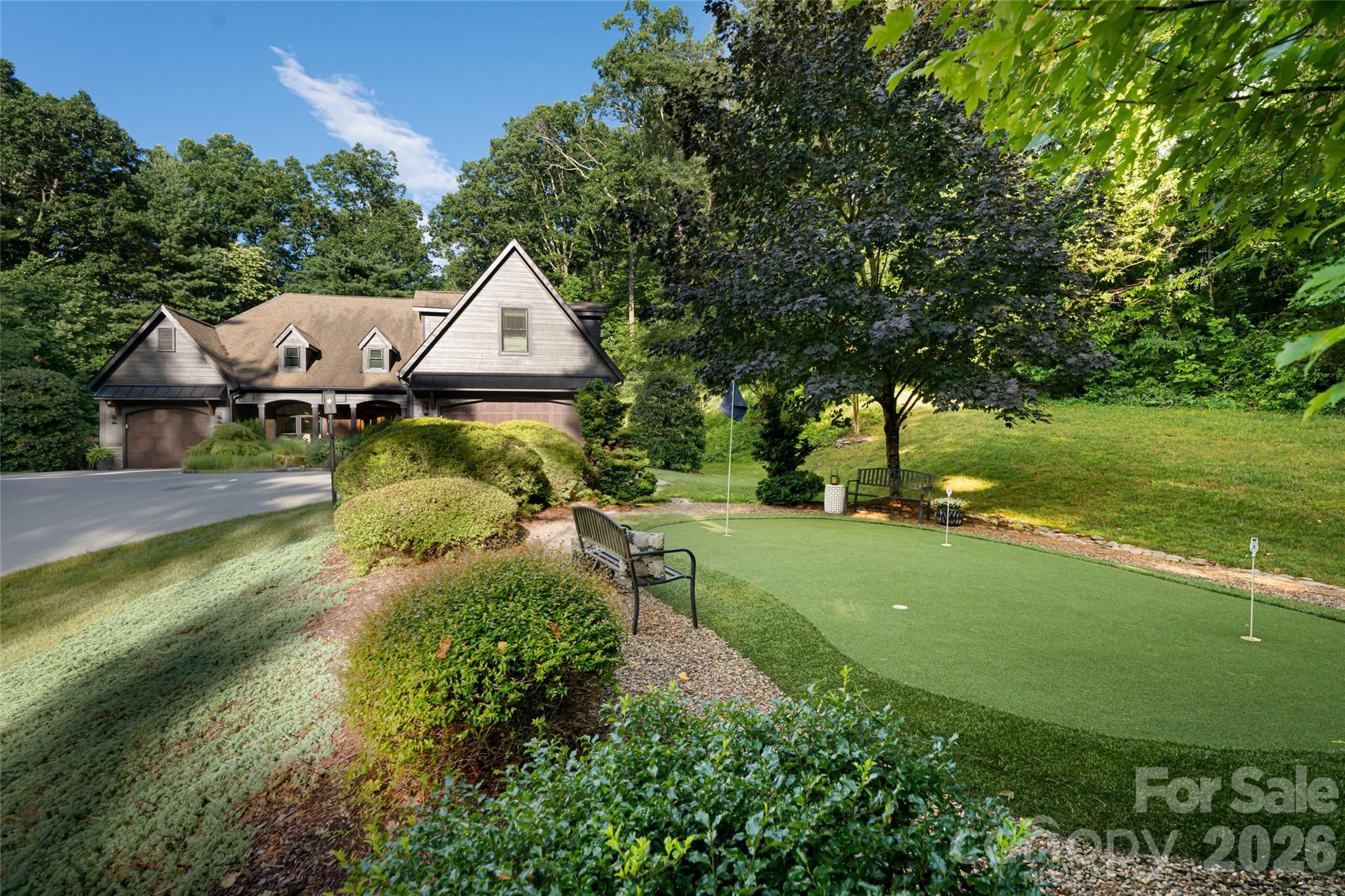 300 White Pine Drive Property Photo 4