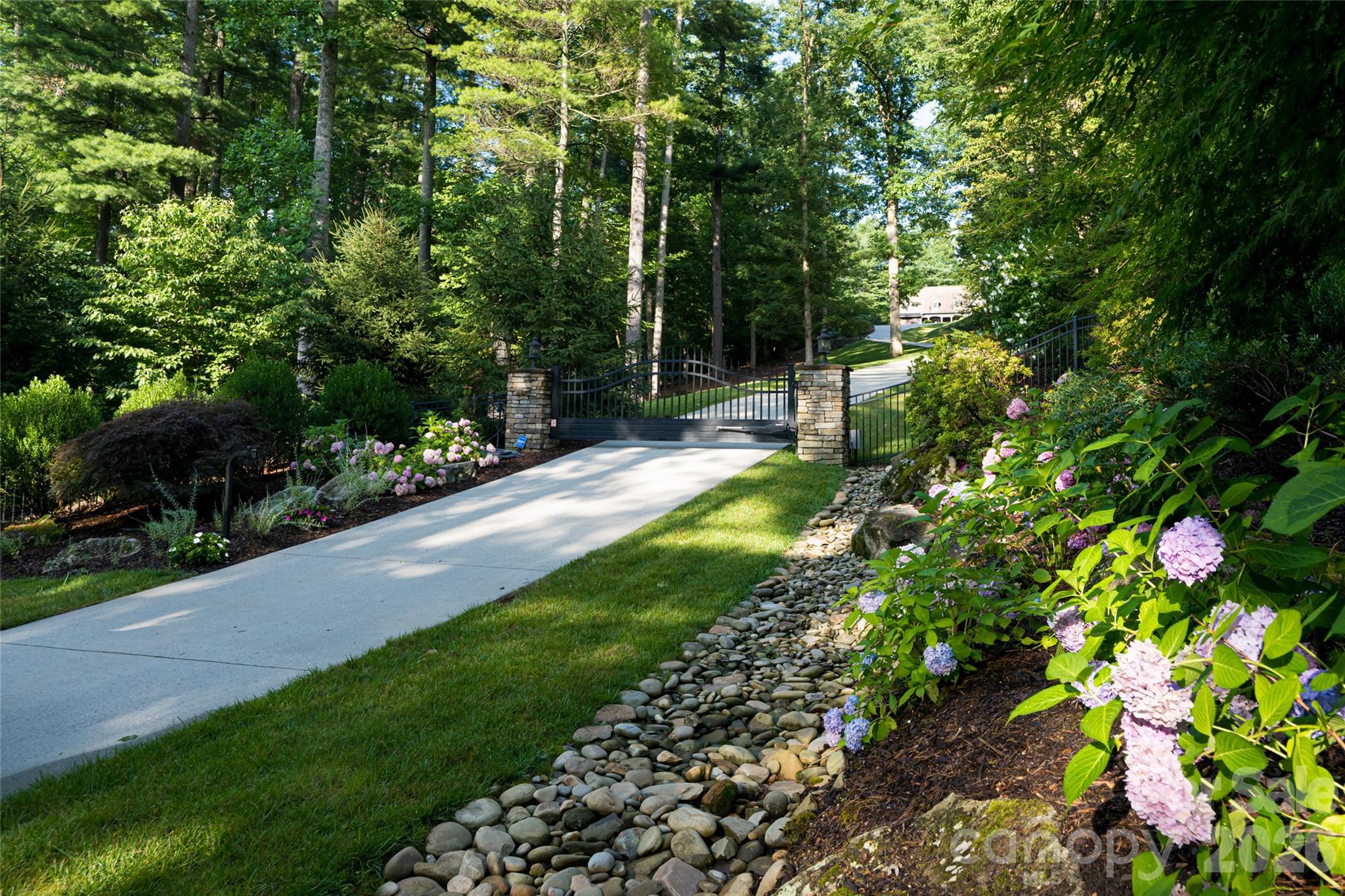 300 White Pine Drive Property Photo 44