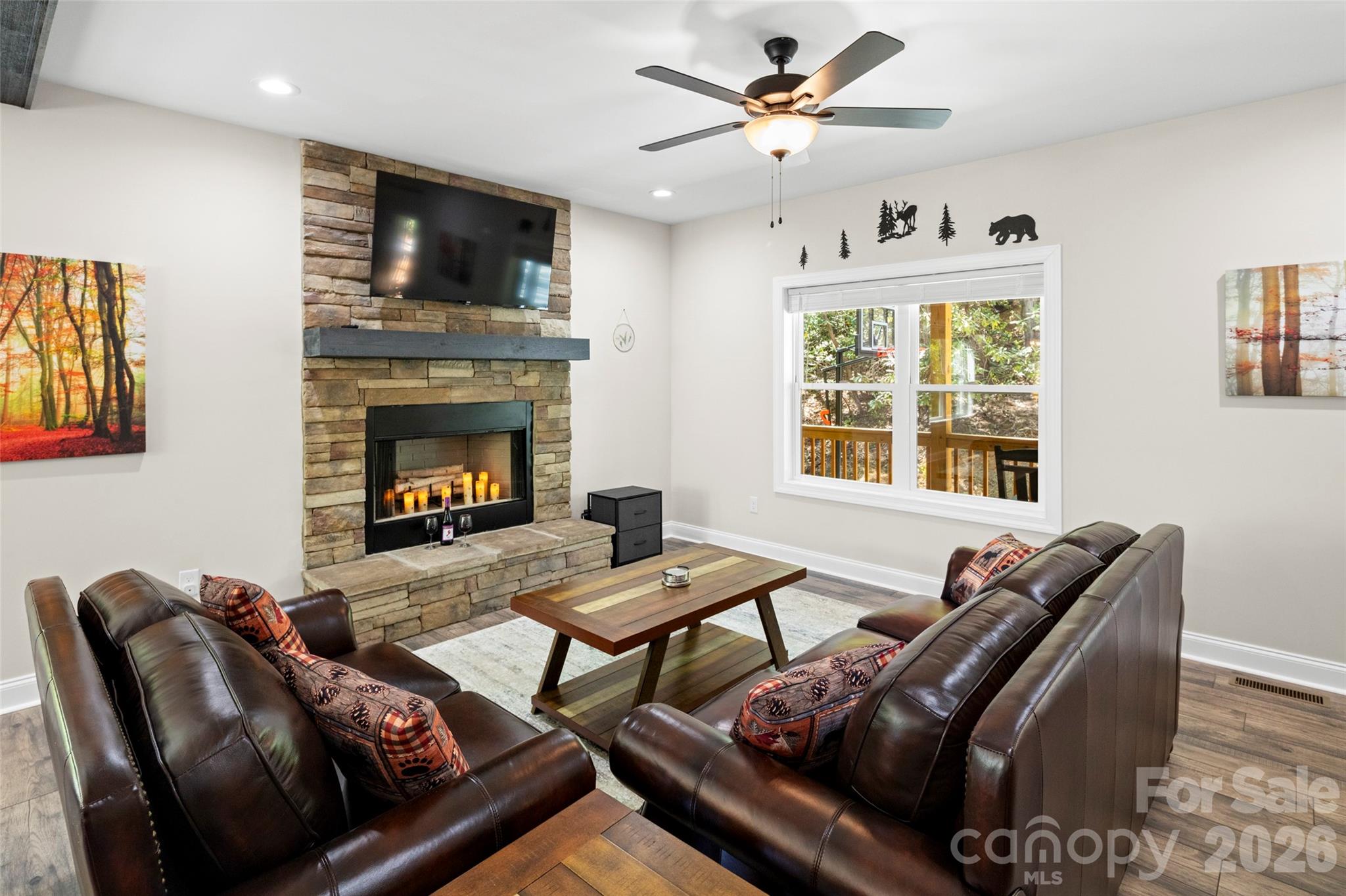233 Arcadia Falls Way Property Photo 9