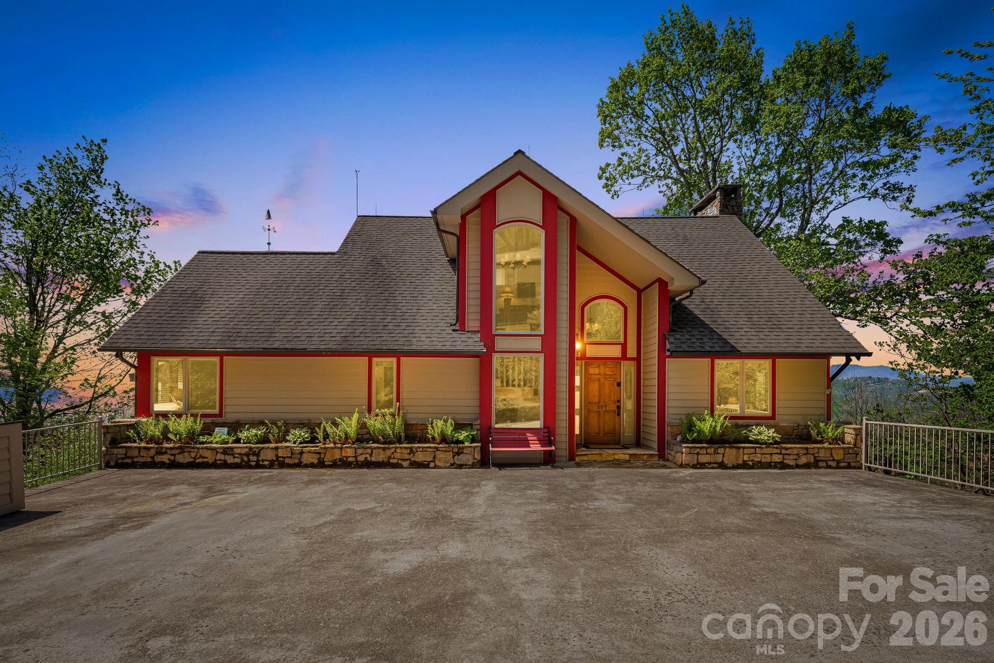 206 Twin Springs Road Property Photo 3