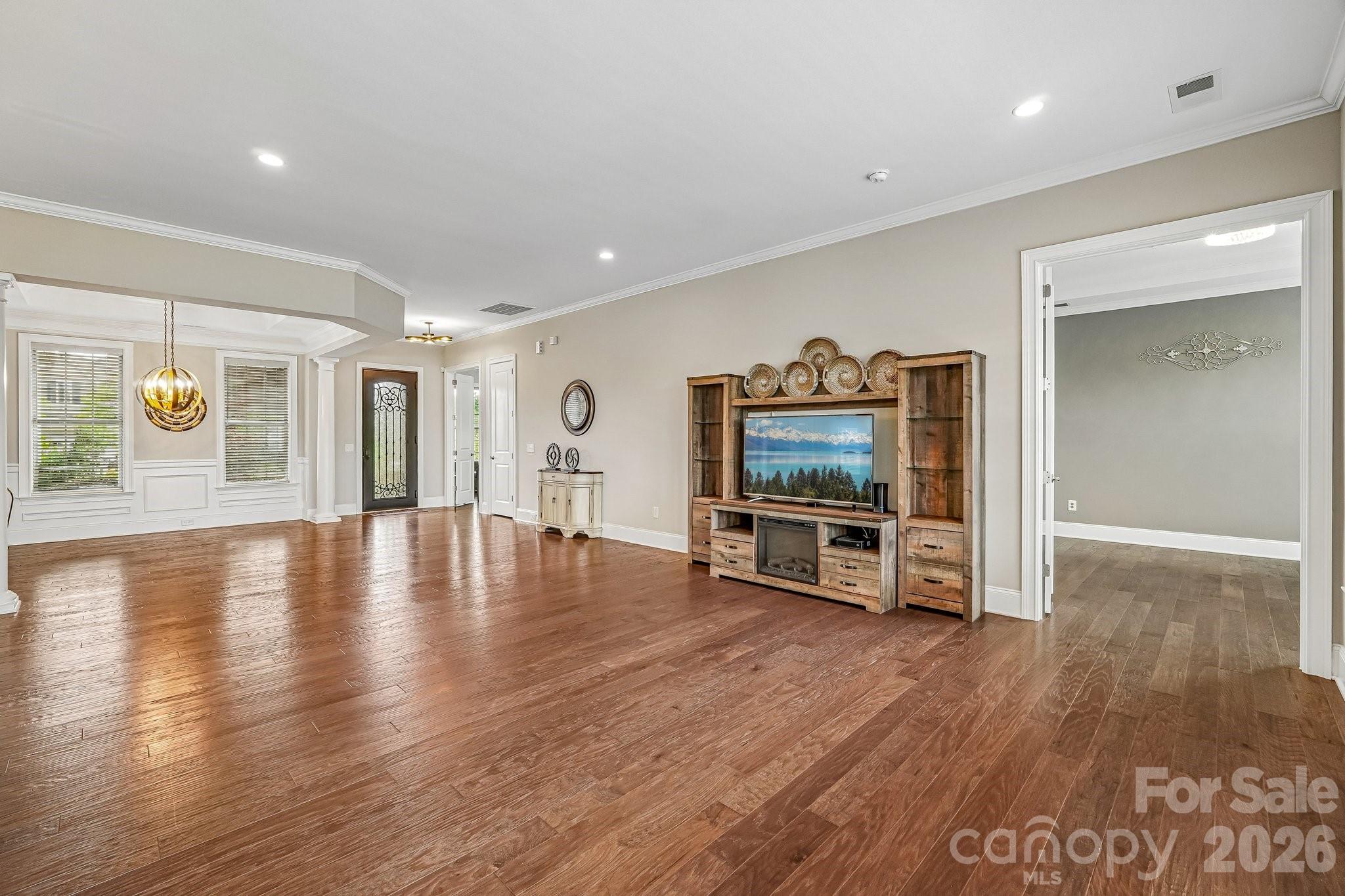 14503 Crest Court Property Photo 13