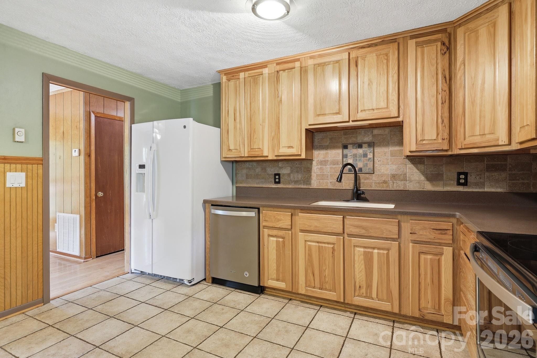 959 Oakmont Drive Property Photo 8