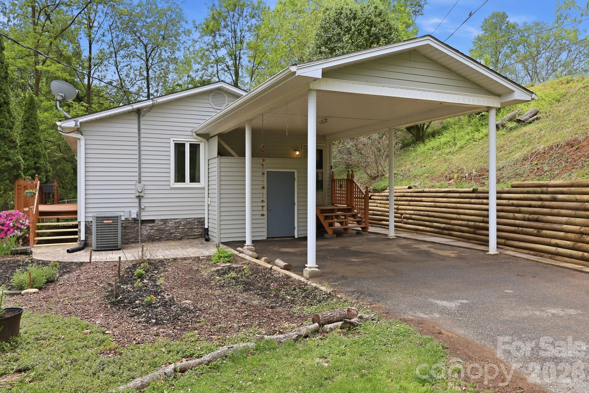 959 Oakmont Drive Property Photo 28