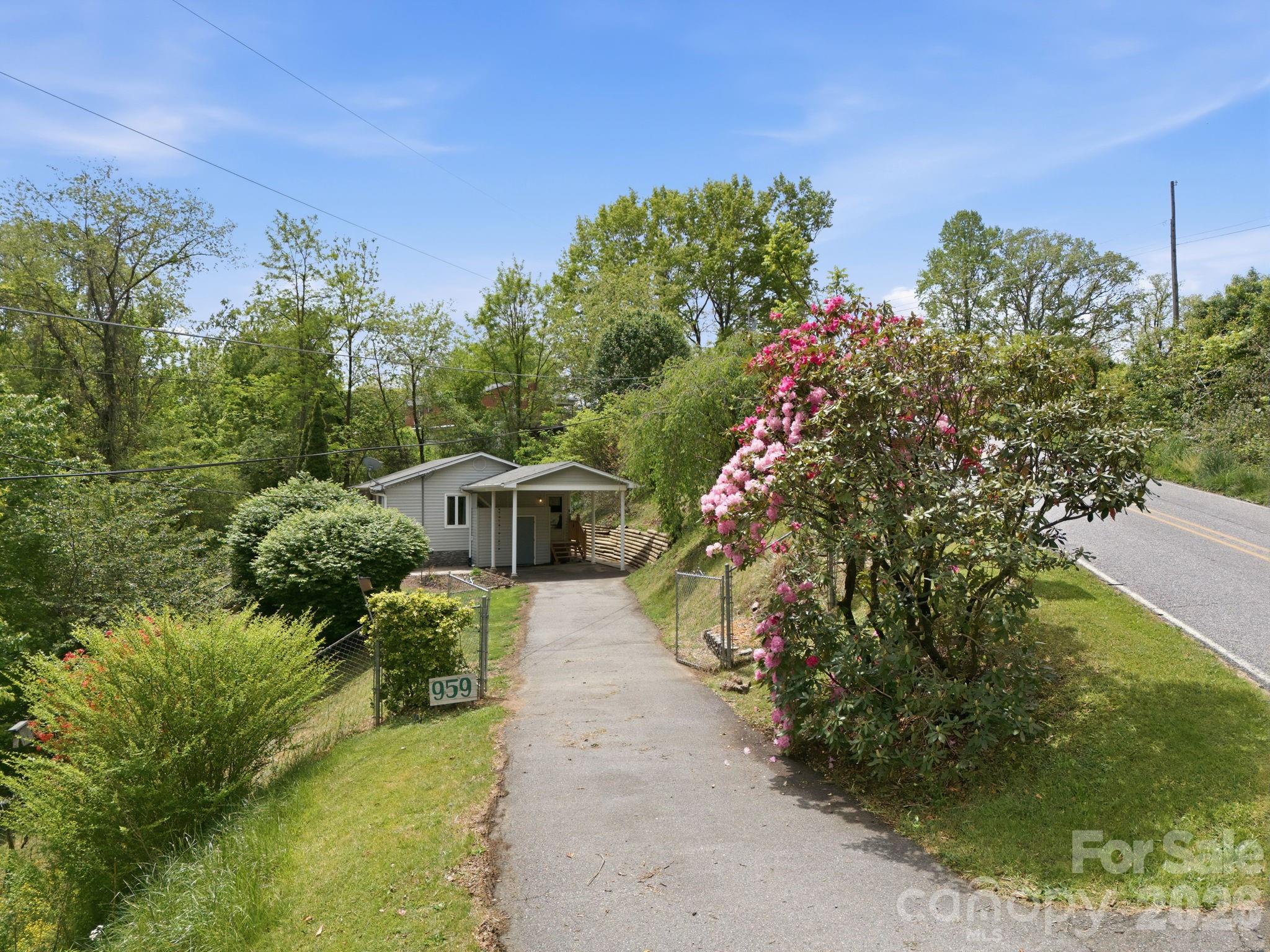 959 Oakmont Drive Property Photo 29