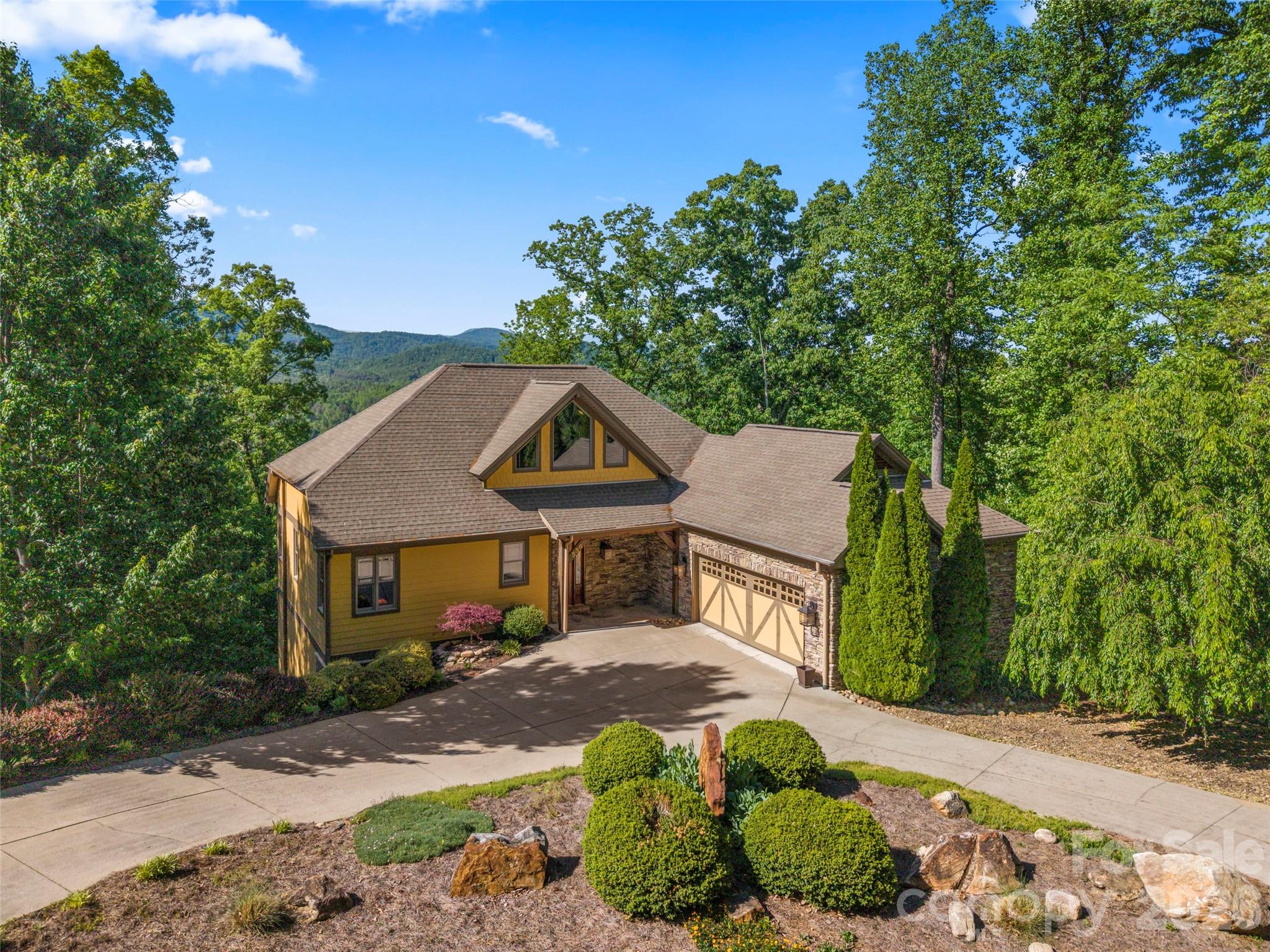 556 High Pines Loop Property Photo 1