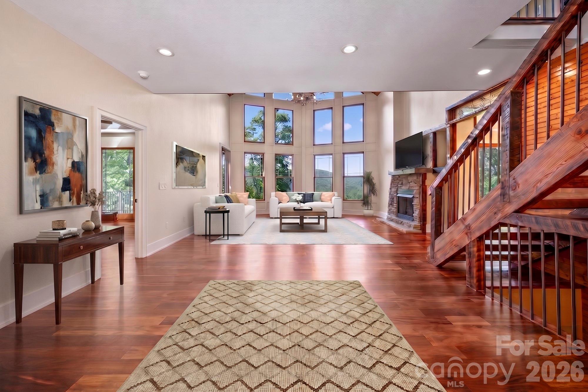 556 High Pines Loop Property Photo 3