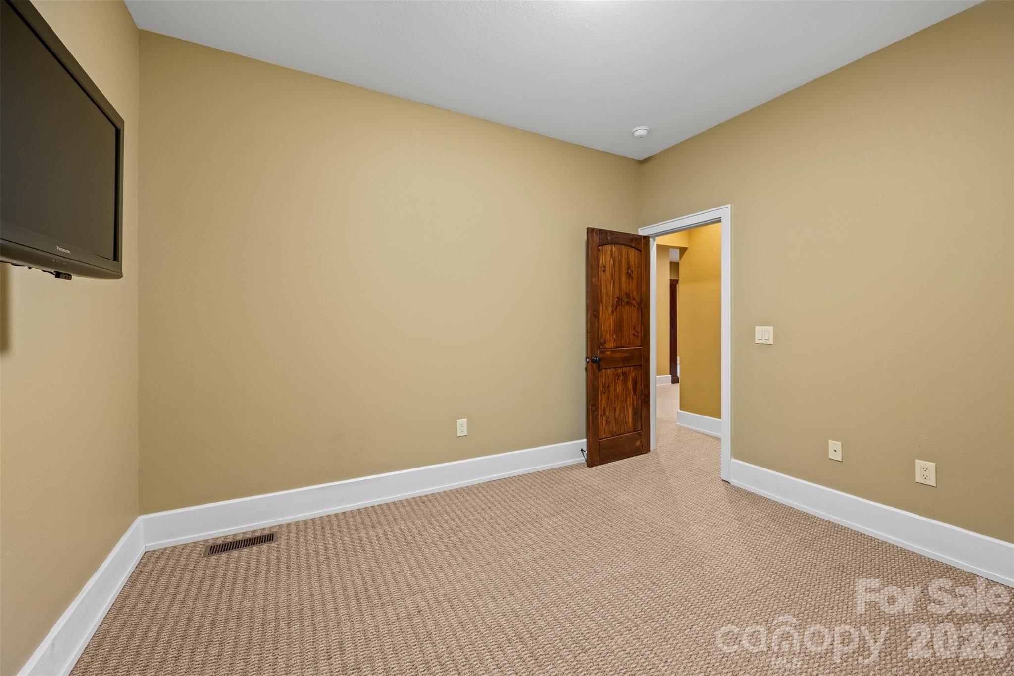 556 High Pines Loop Property Photo 31