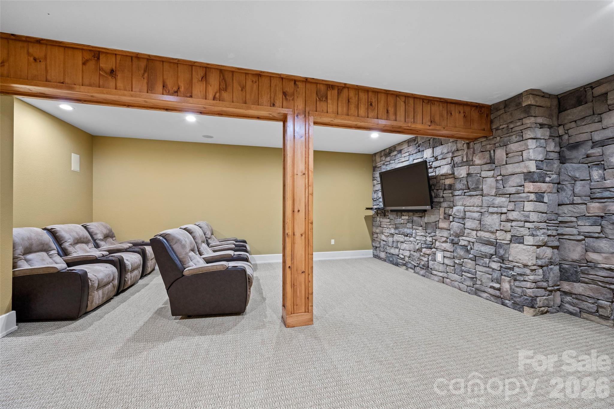 556 High Pines Loop Property Photo 36