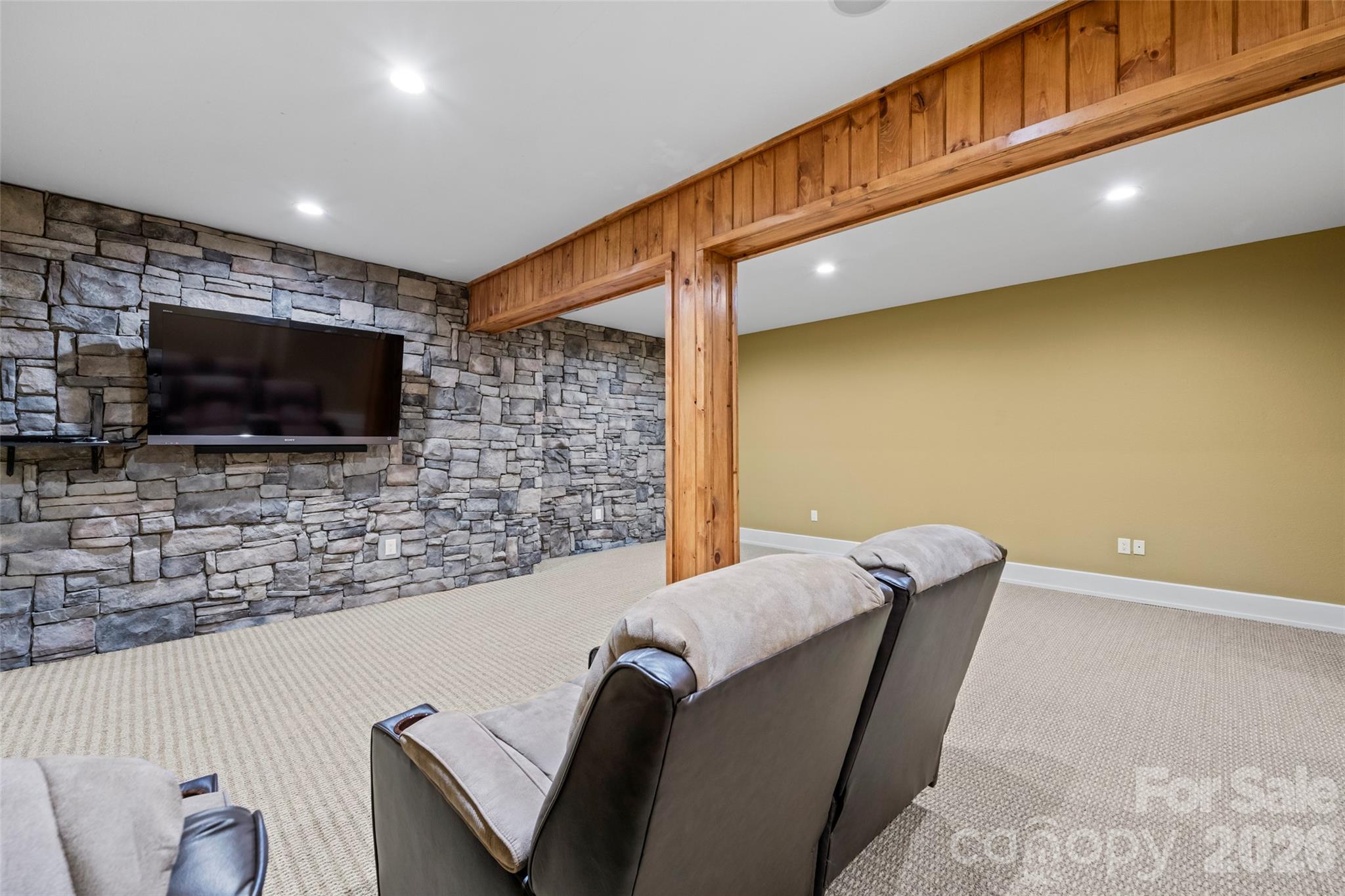 556 High Pines Loop Property Photo 37