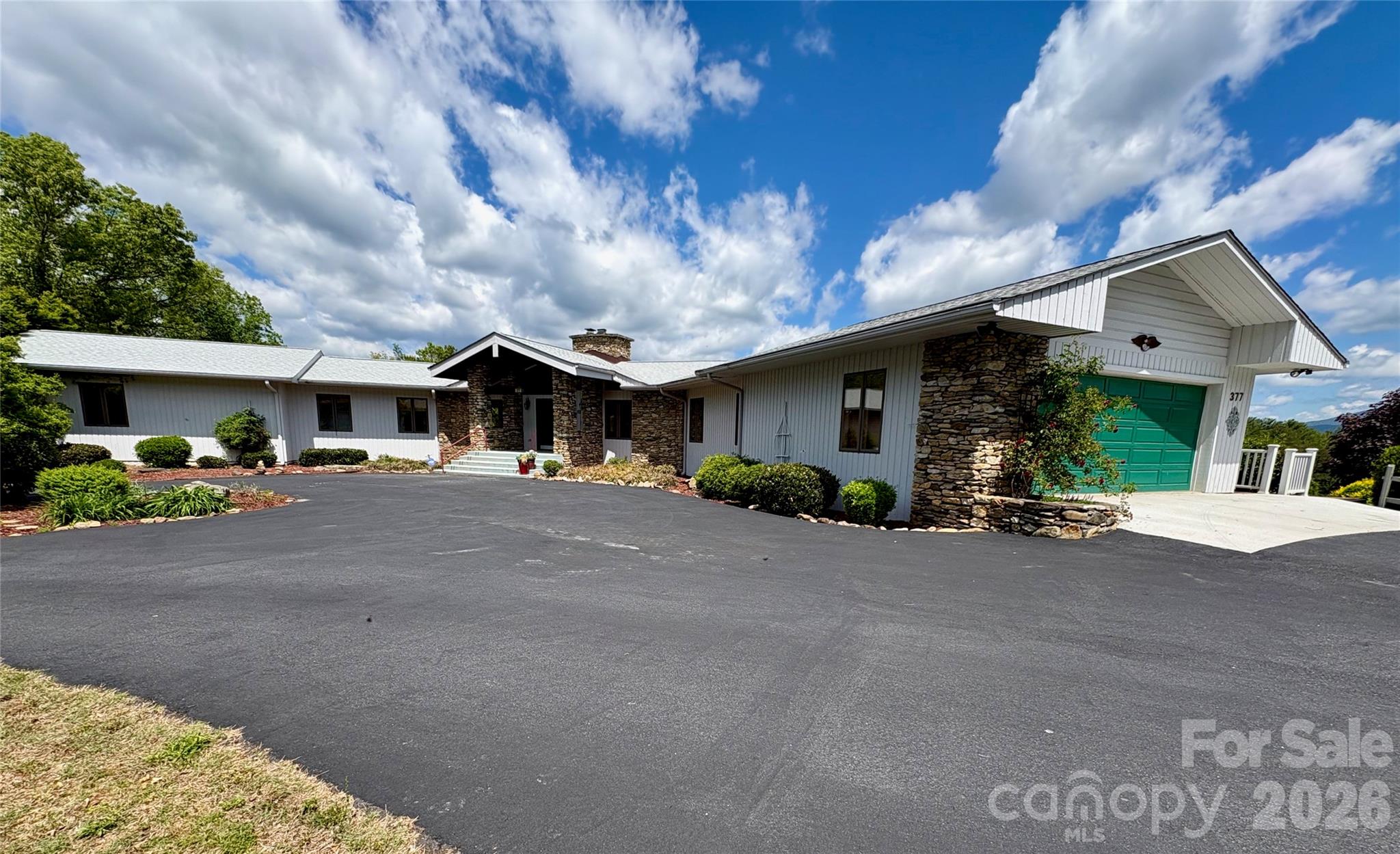 377 Upper Grassy Branch Road Property Photo 1