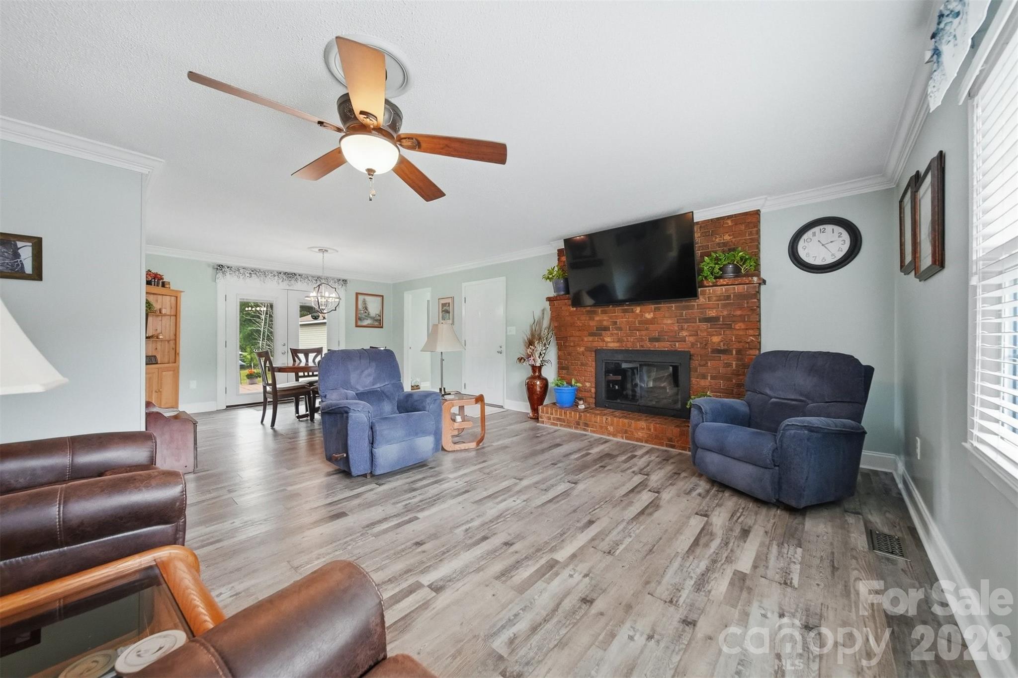190 Dixie Trail Drive Property Photo 3