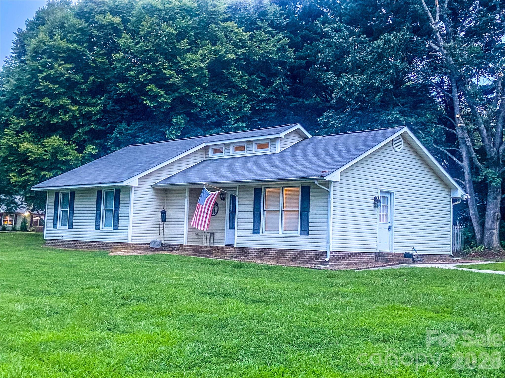 3120 Basilwood Circle Property Photo 2
