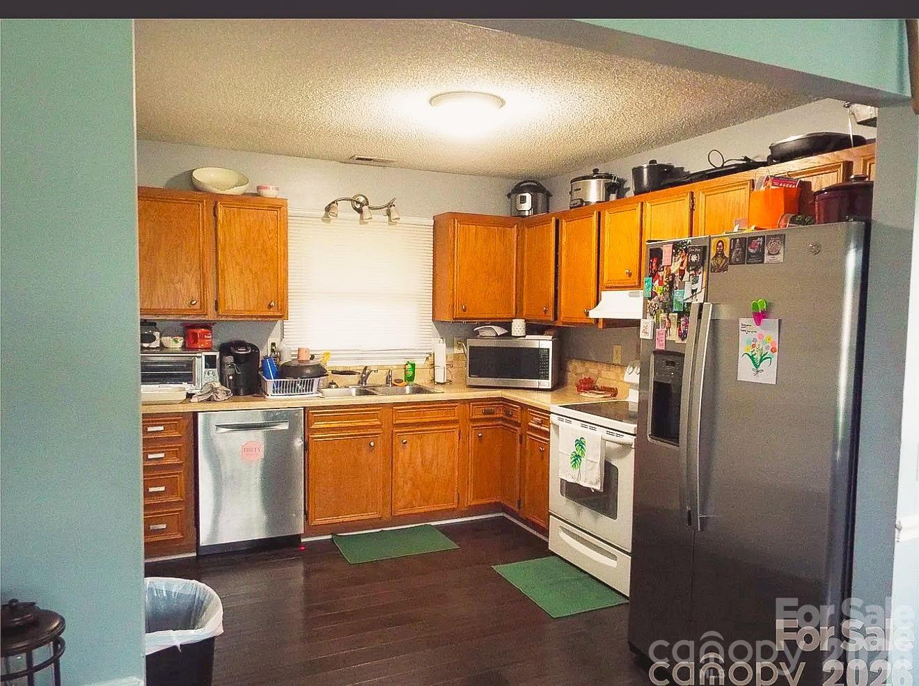 3120 Basilwood Circle Property Photo 4