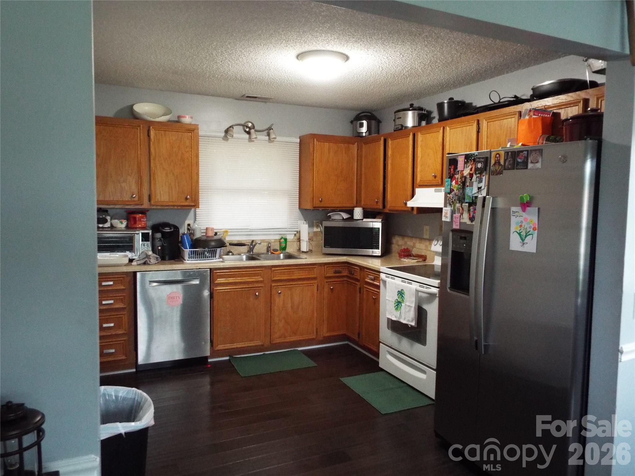 3120 Basilwood Circle Property Photo 6