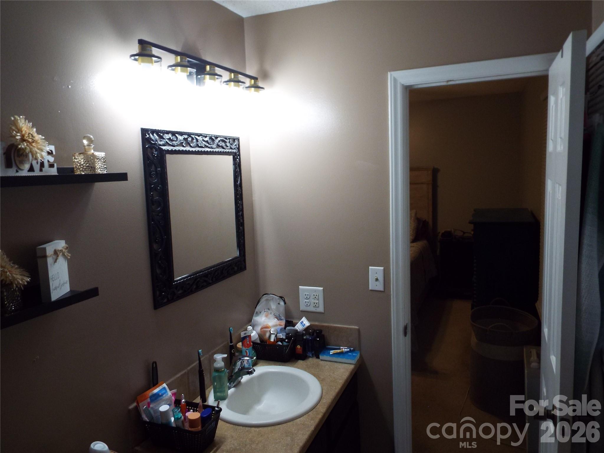 3120 Basilwood Circle Property Photo 9