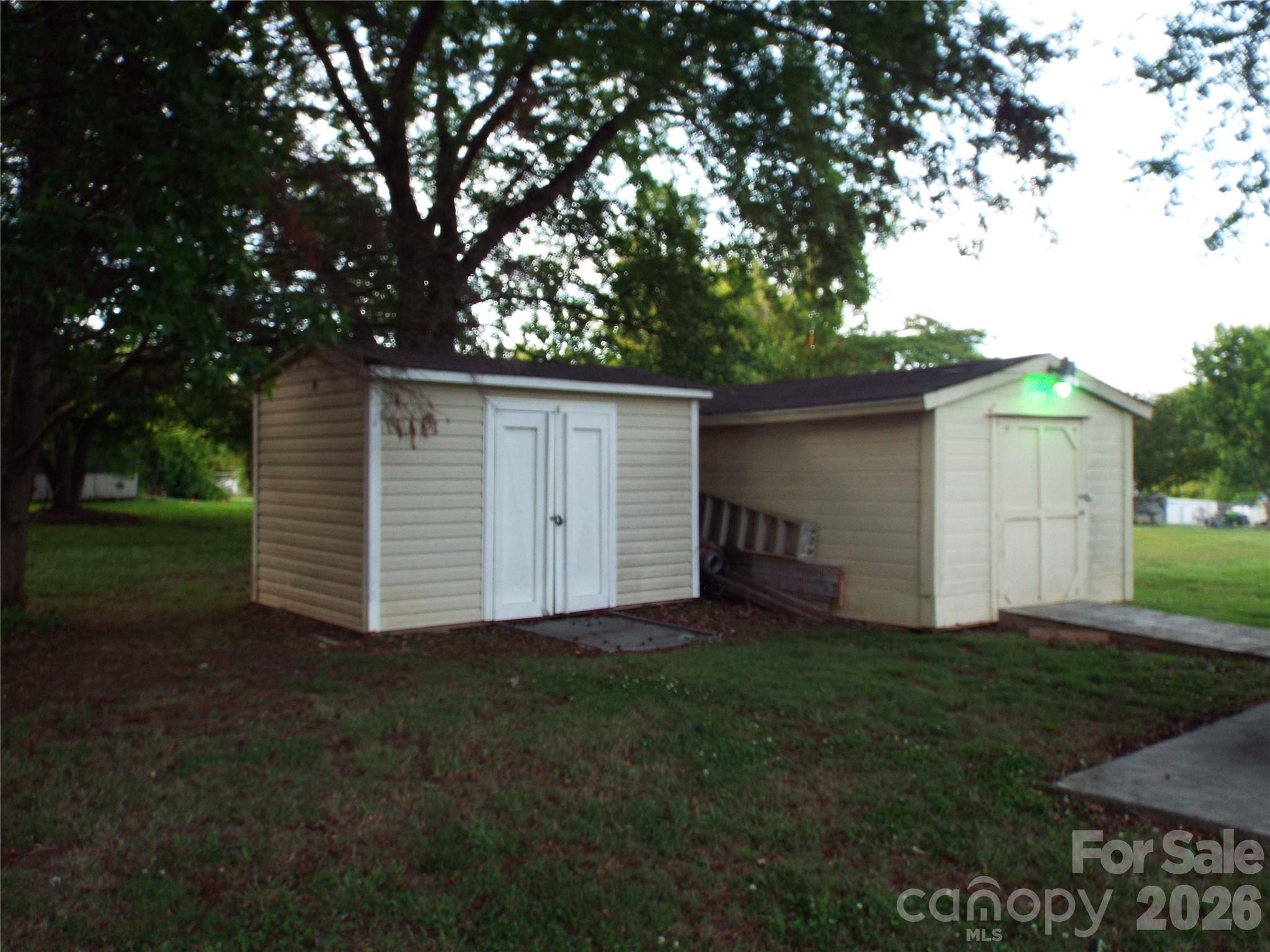 3120 Basilwood Circle Property Photo 17