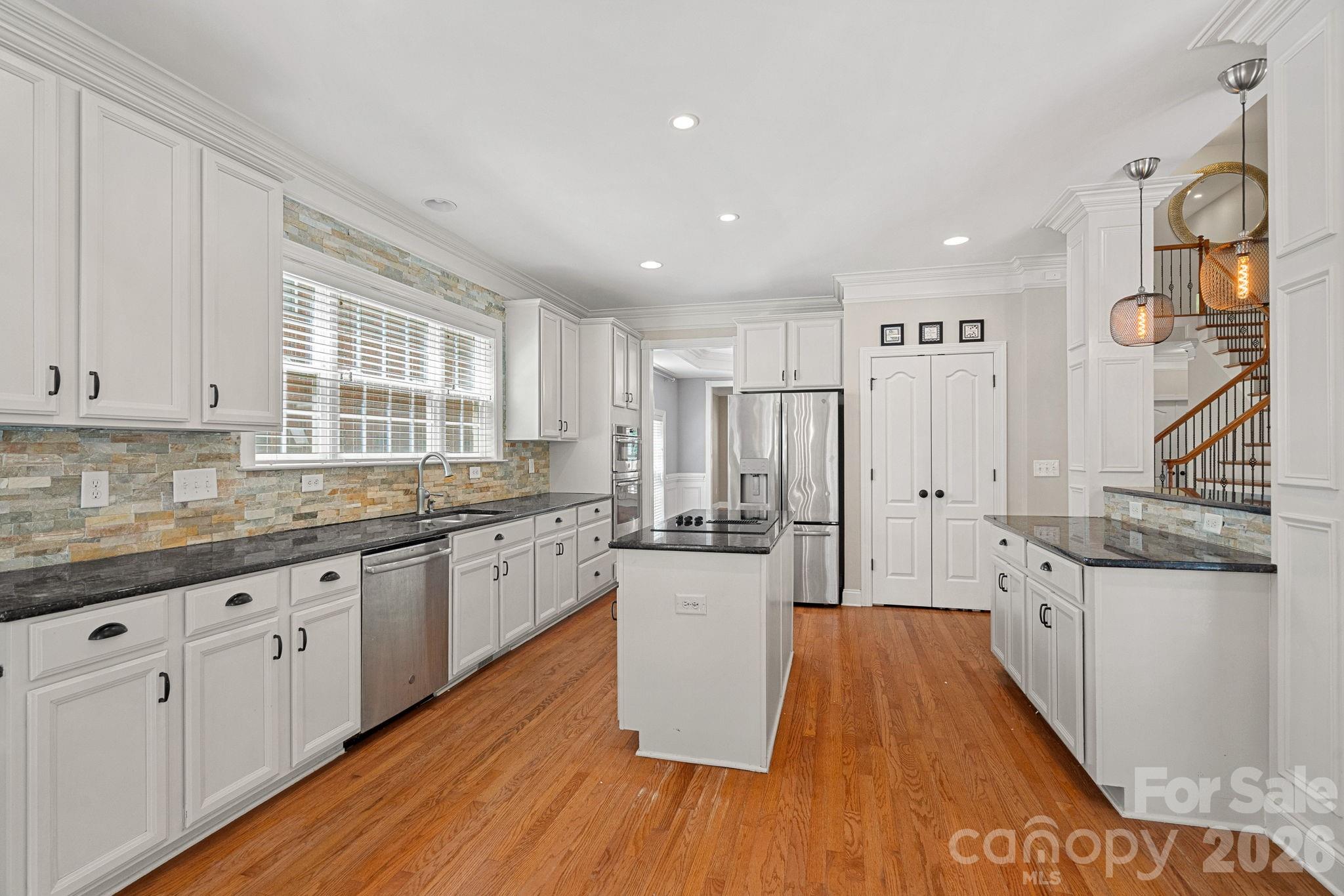 11215 Warfield Avenue Property Photo 6