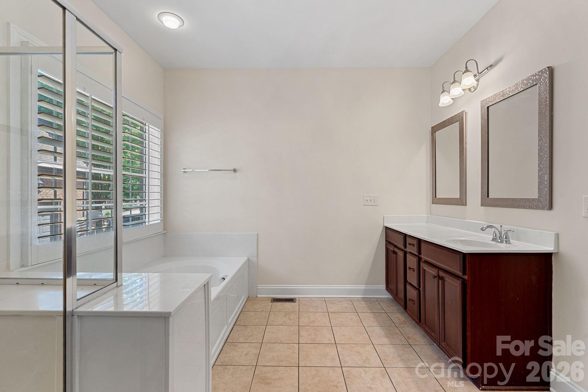 11215 Warfield Avenue Property Photo 25
