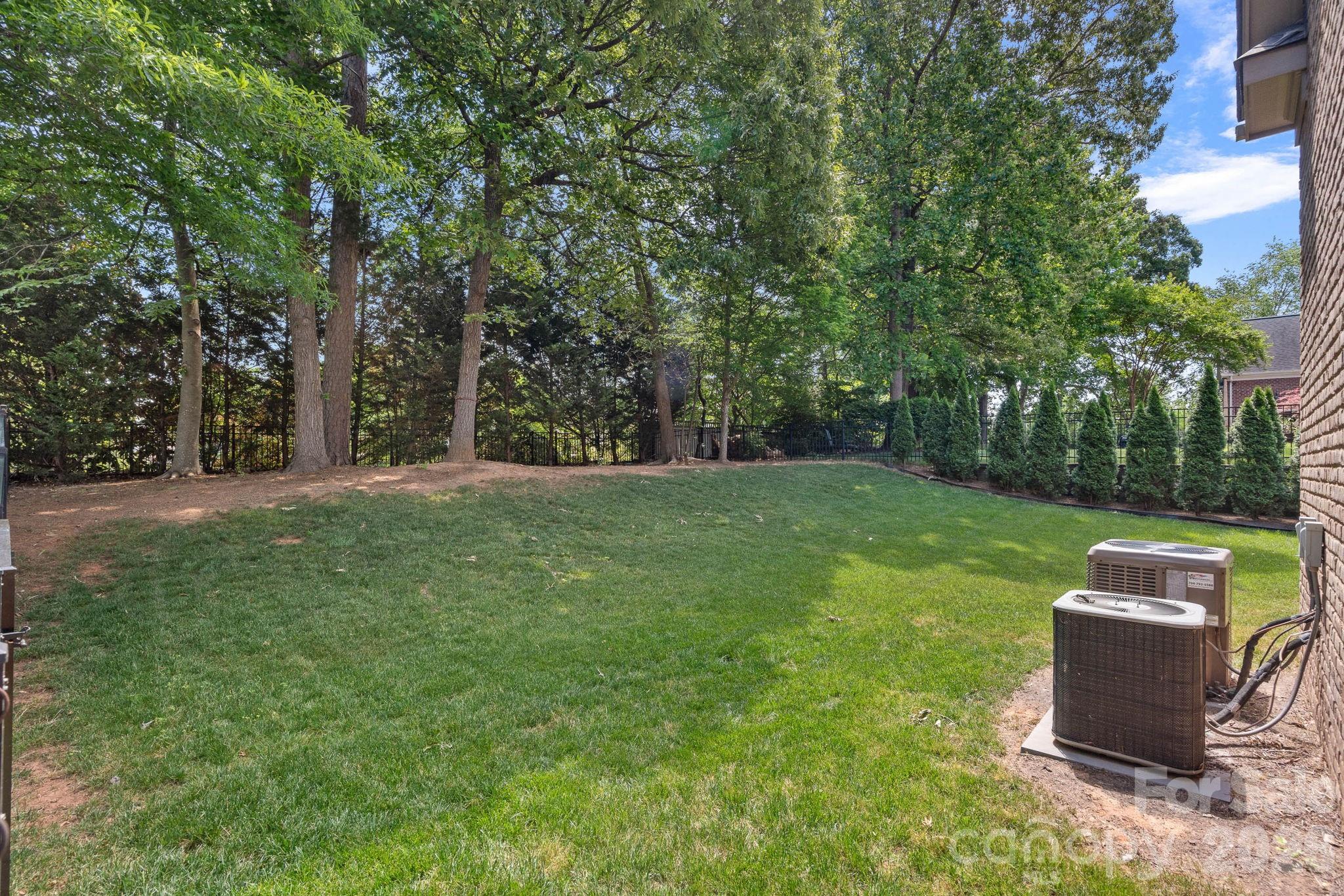 11215 Warfield Avenue Property Photo 40