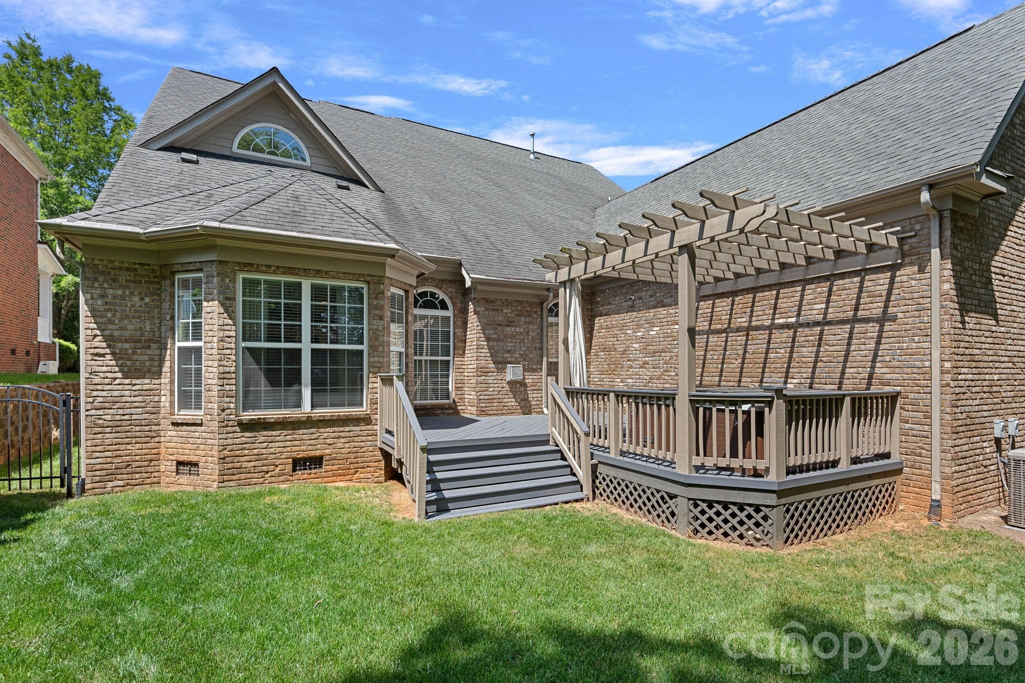 11215 Warfield Avenue Property Photo 41