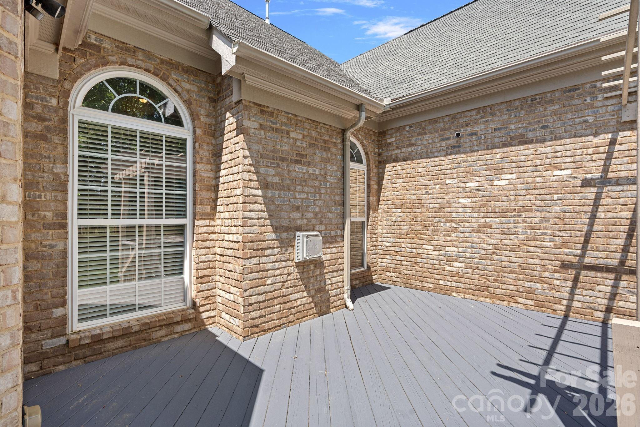 11215 Warfield Avenue Property Photo 43
