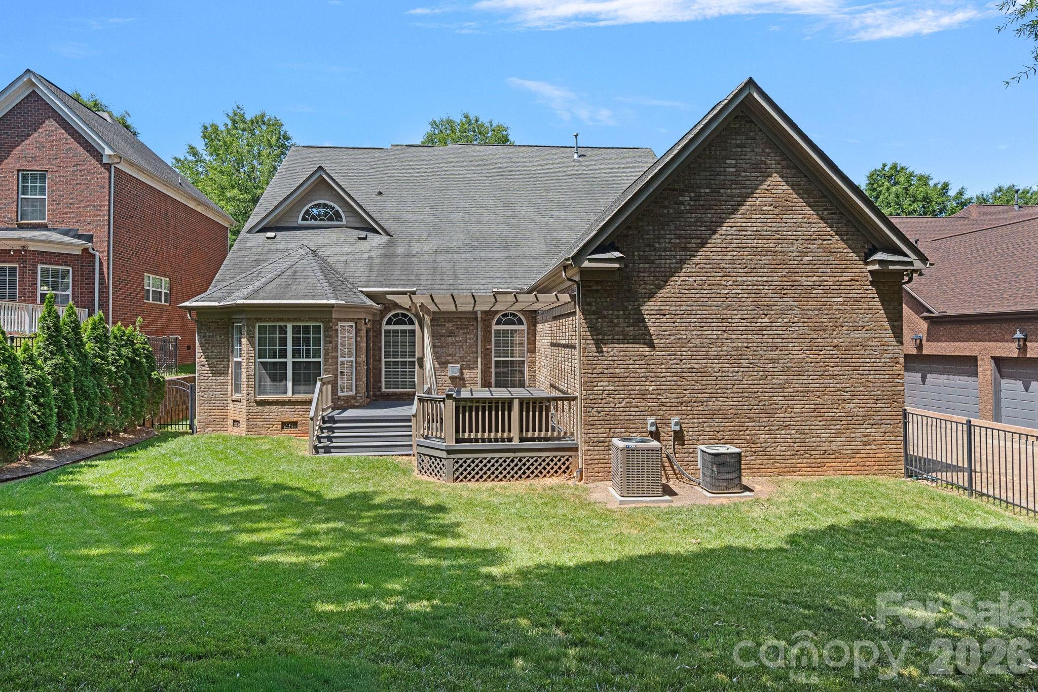 11215 Warfield Avenue Property Photo 44