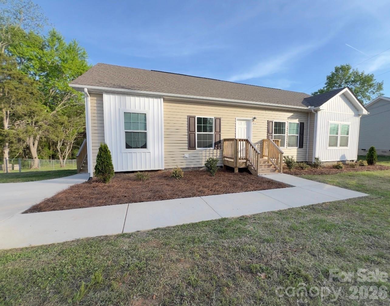 819 Wellwood Avenue Property Photo 2