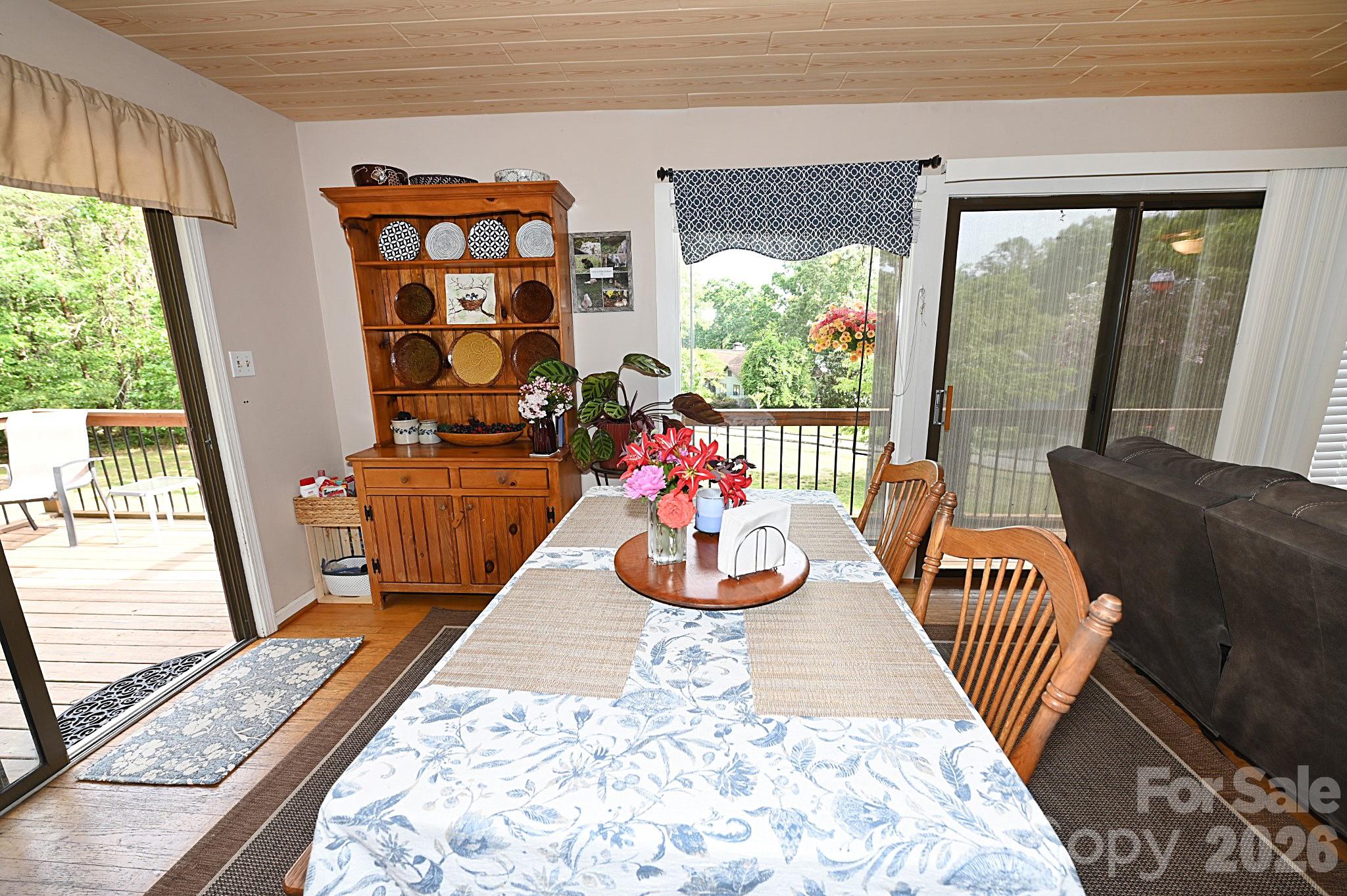86 King Arthurs Court Property Photo 7