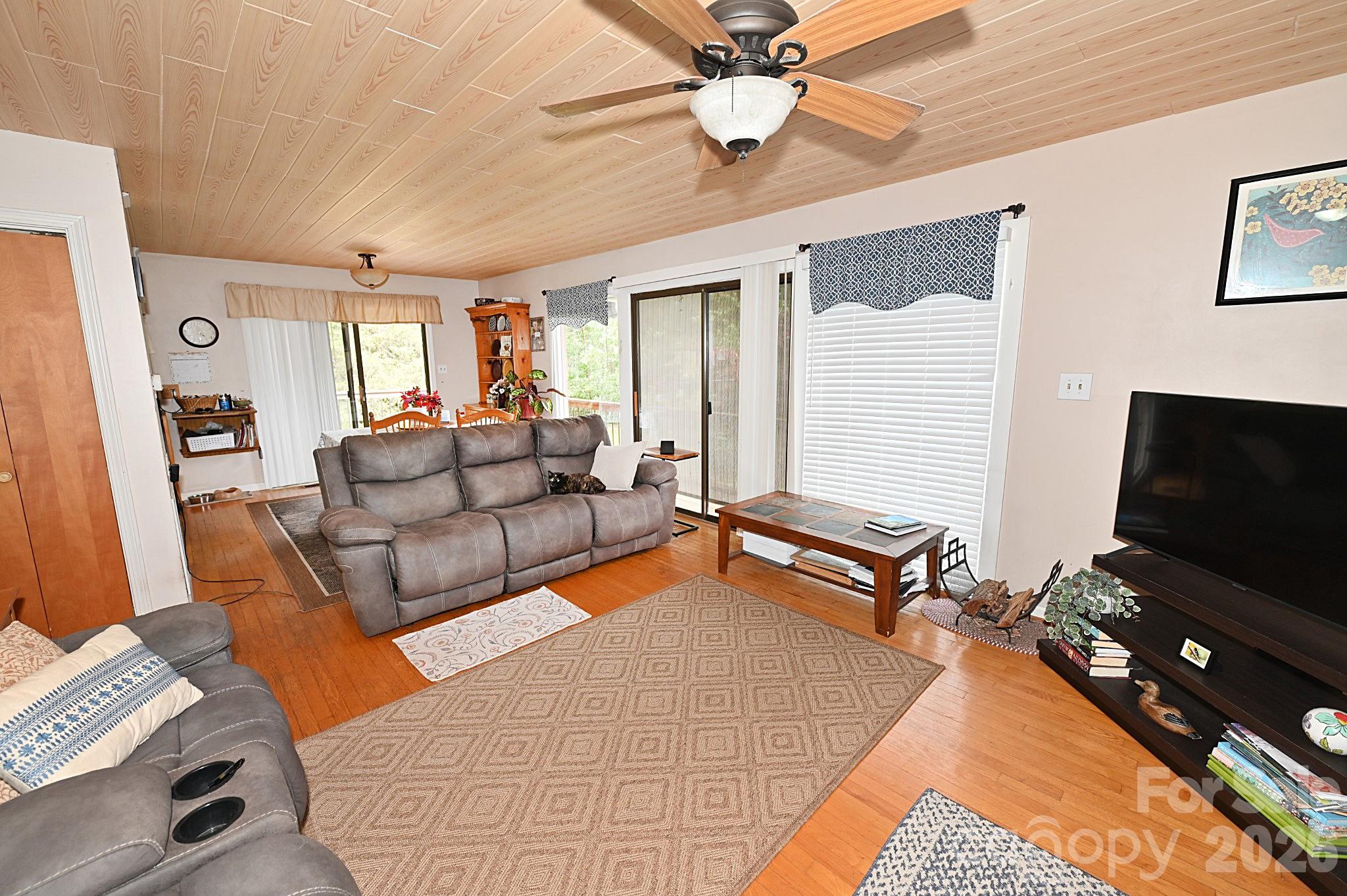 86 King Arthurs Court Property Photo 11