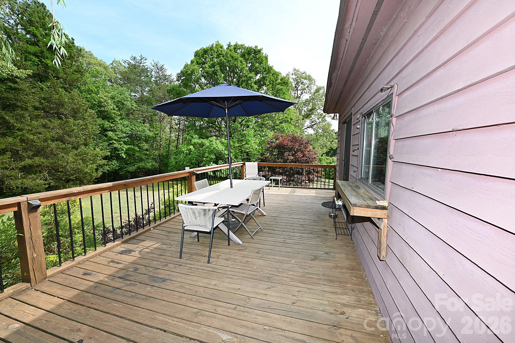 86 King Arthurs Court Property Photo 18