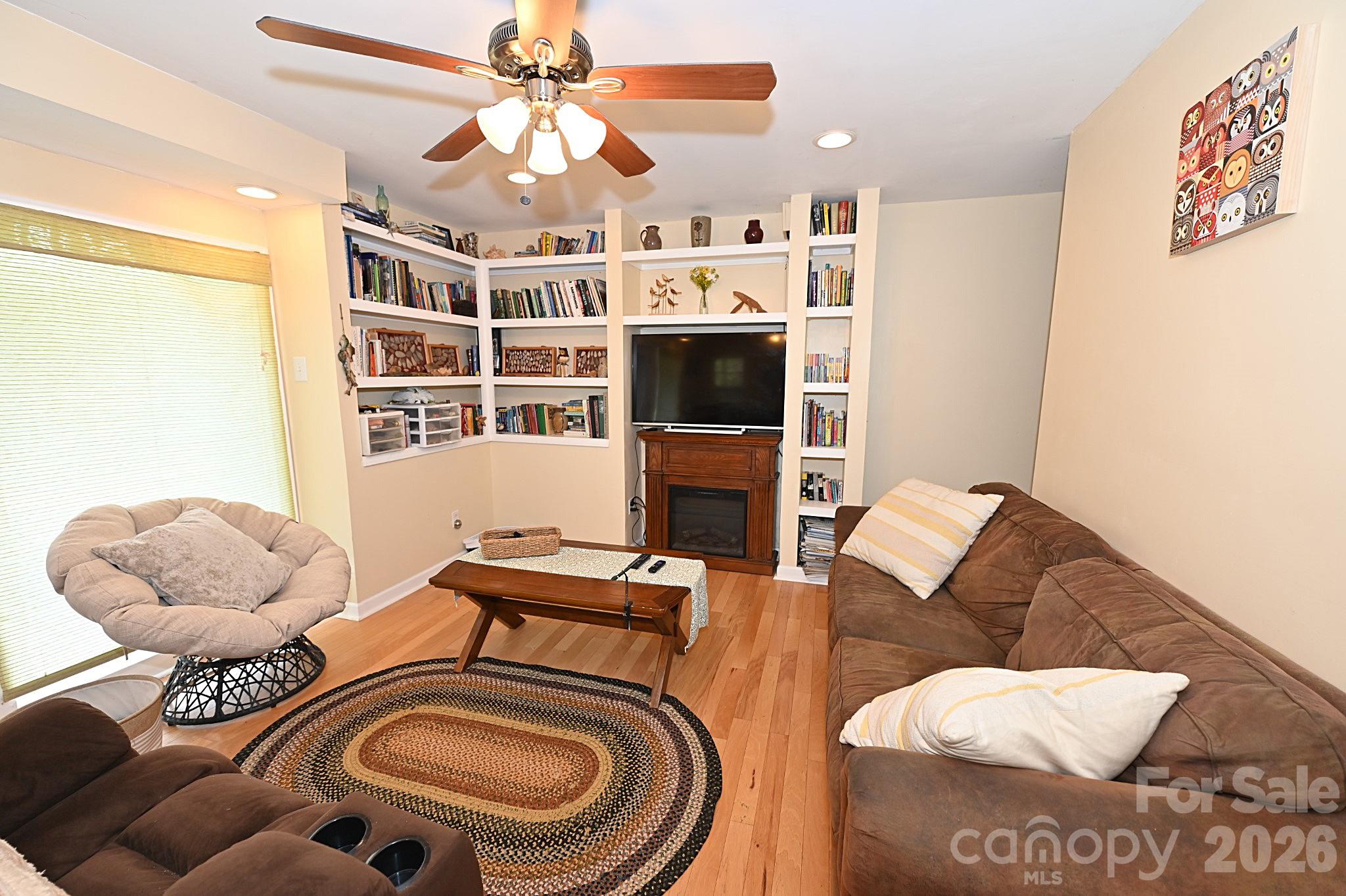 86 King Arthurs Court Property Photo 32