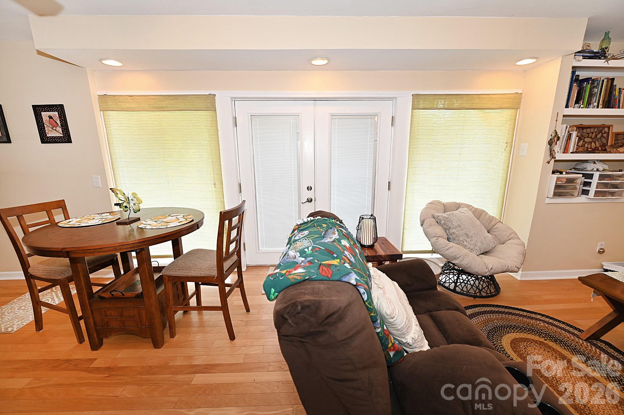86 King Arthurs Court Property Photo 33