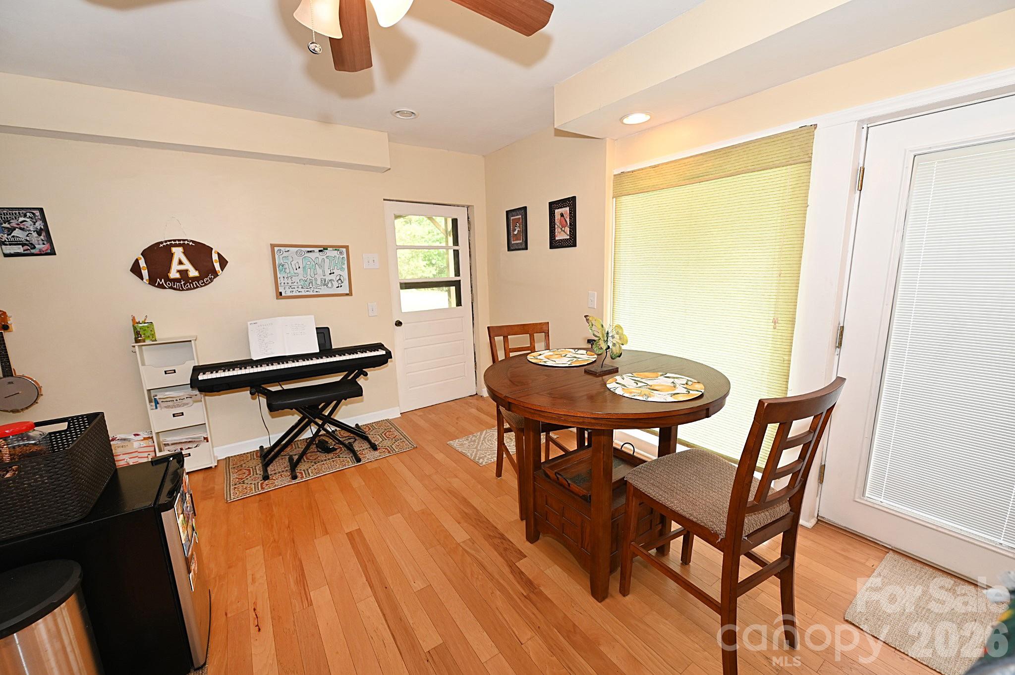 86 King Arthurs Court Property Photo 34