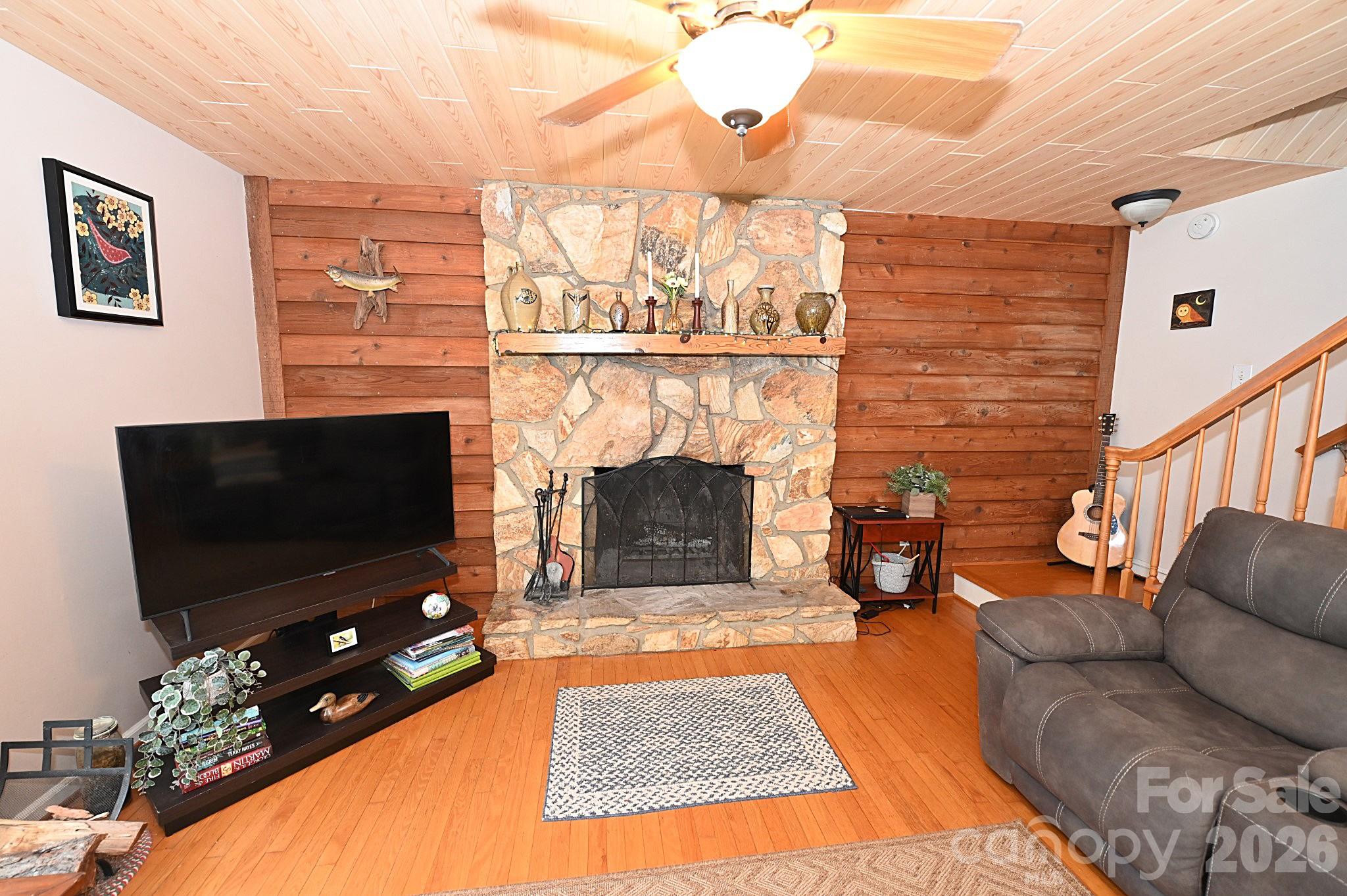 86 King Arthurs Court Property Photo 42