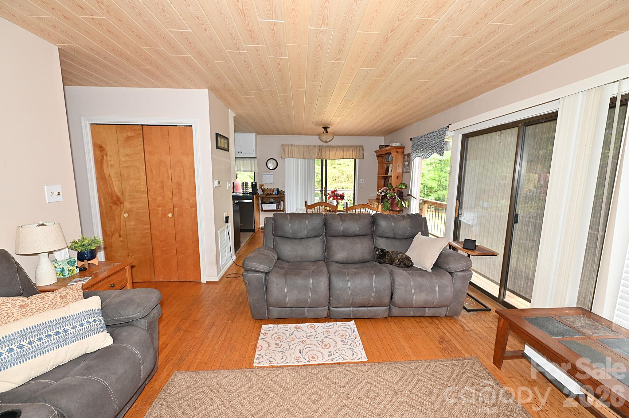 86 King Arthurs Court Property Photo 43